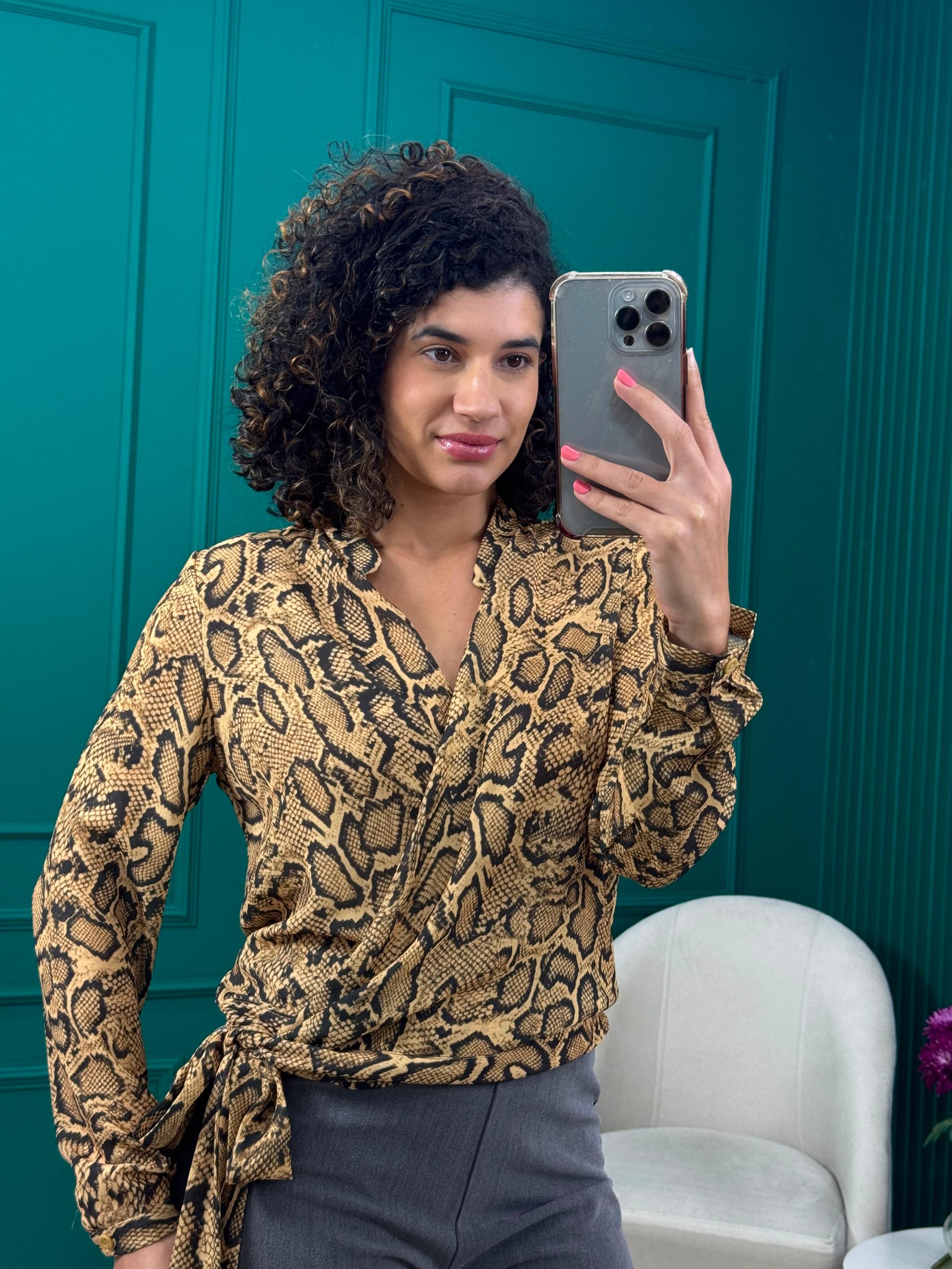 Blusa Envelope 100% Poliéster Estampa de Cobra com Amarração - Minadoro