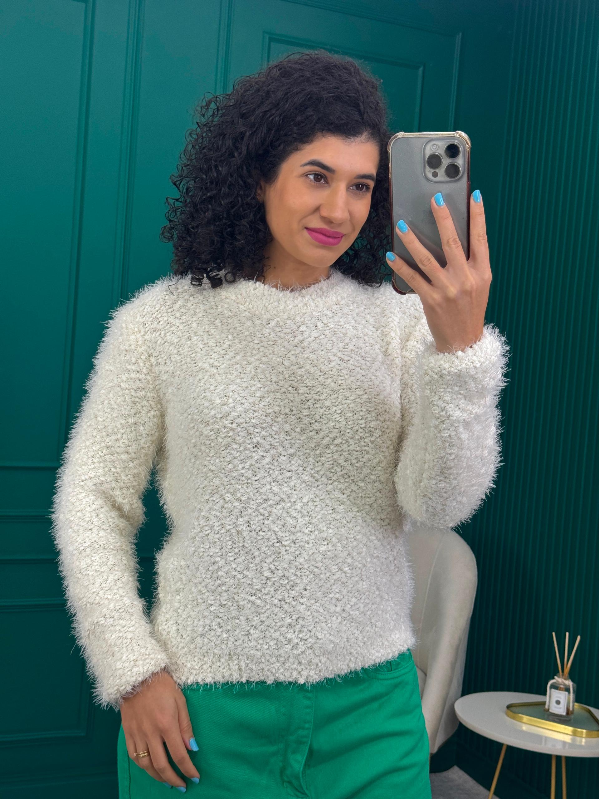 Blusa de Tricô Off White Pelúcia