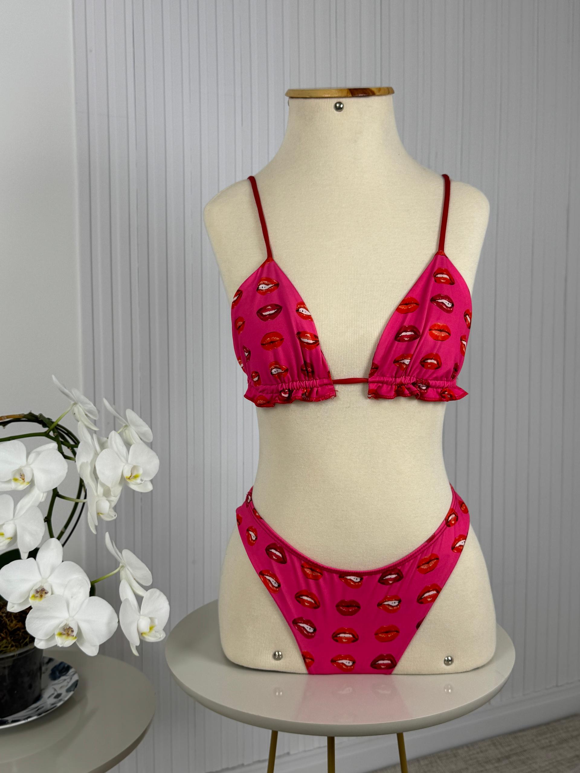 Conjunto Biquíni Rosa Estampa Lábios