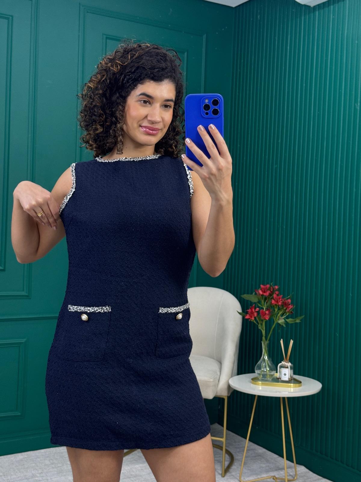 Vestido Curto em Tweed Azul Marinho com Acabamento Trançado e Botão Perola - Shein