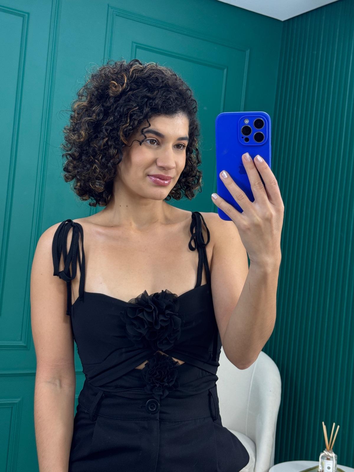 Cropped Preto com Flores 3D e Lastex - Yeskla