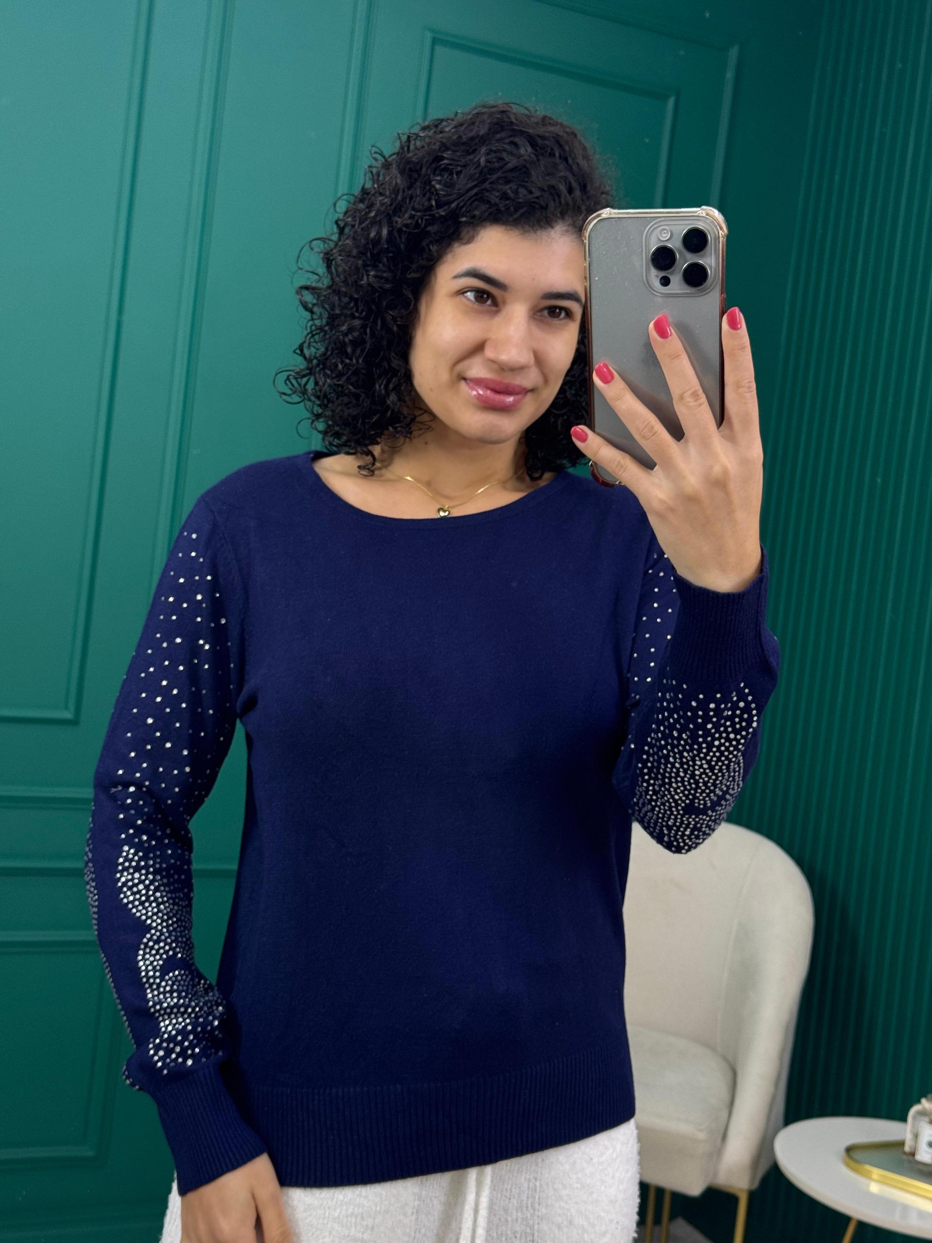 Blusa em Fio Azul Marinho com Strass na Manga - Hiatto