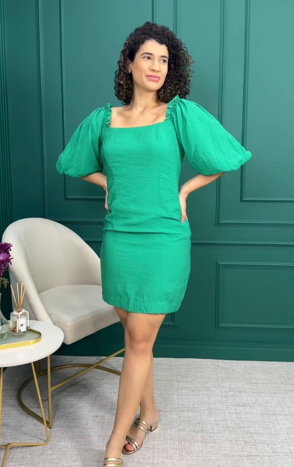 Vestido Curto Verde em Viscose e Poliamida com Manga Bufante e Forro - Chuá