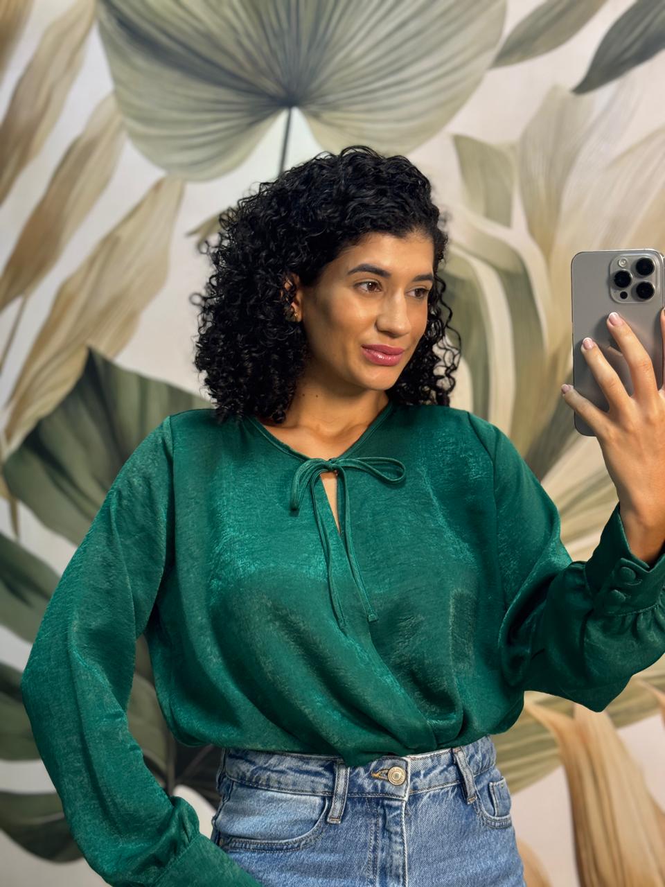 Body Verde Esmeralda acetinado com decote V - SLY