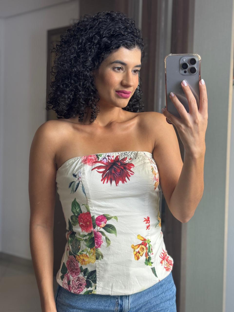 Tomara que caia branca floral com zíper aparente e forro - Linda de Morrer