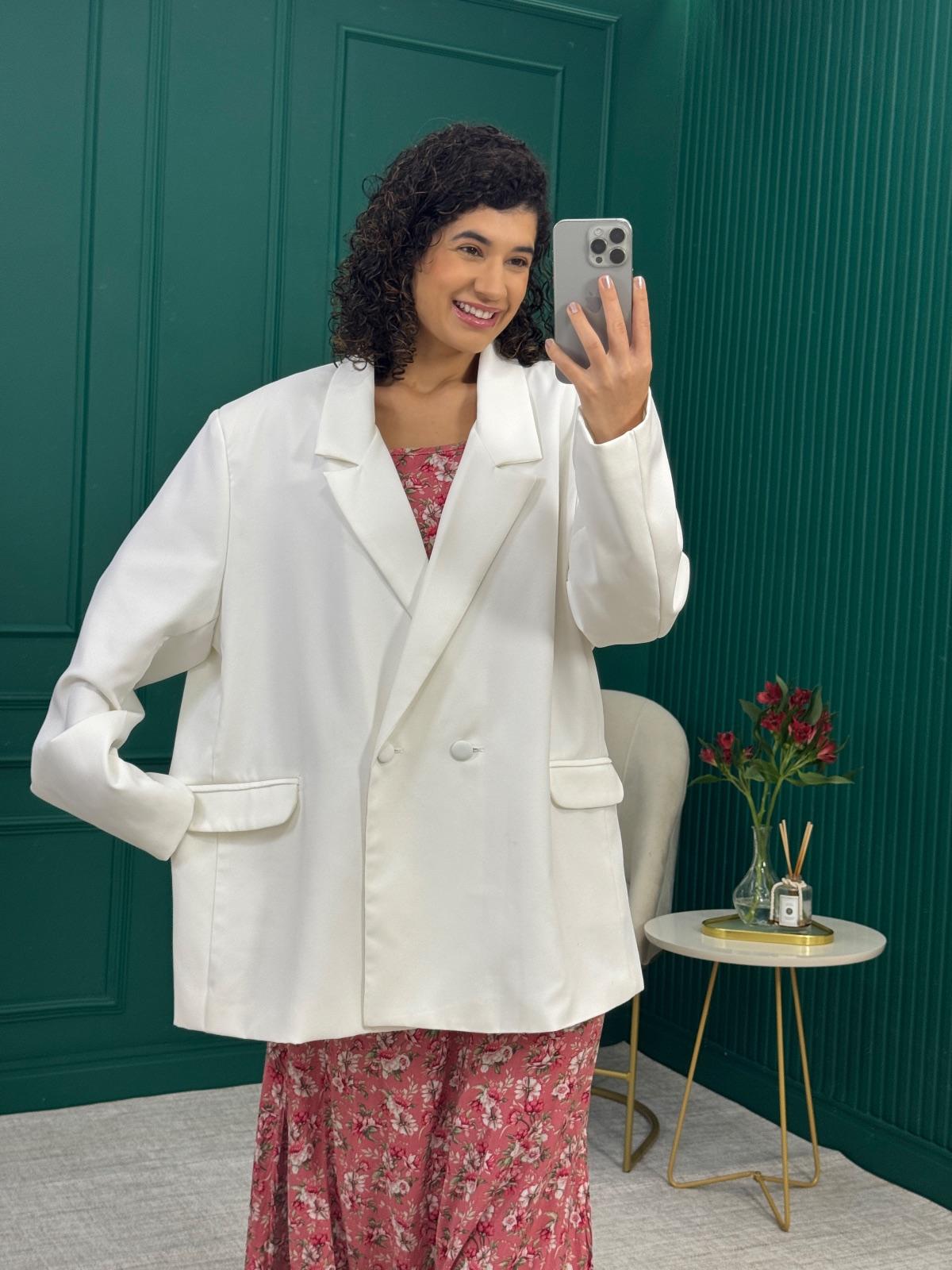 Blazer Off White com Botões Forrados e Ombreira - Patricia Foster