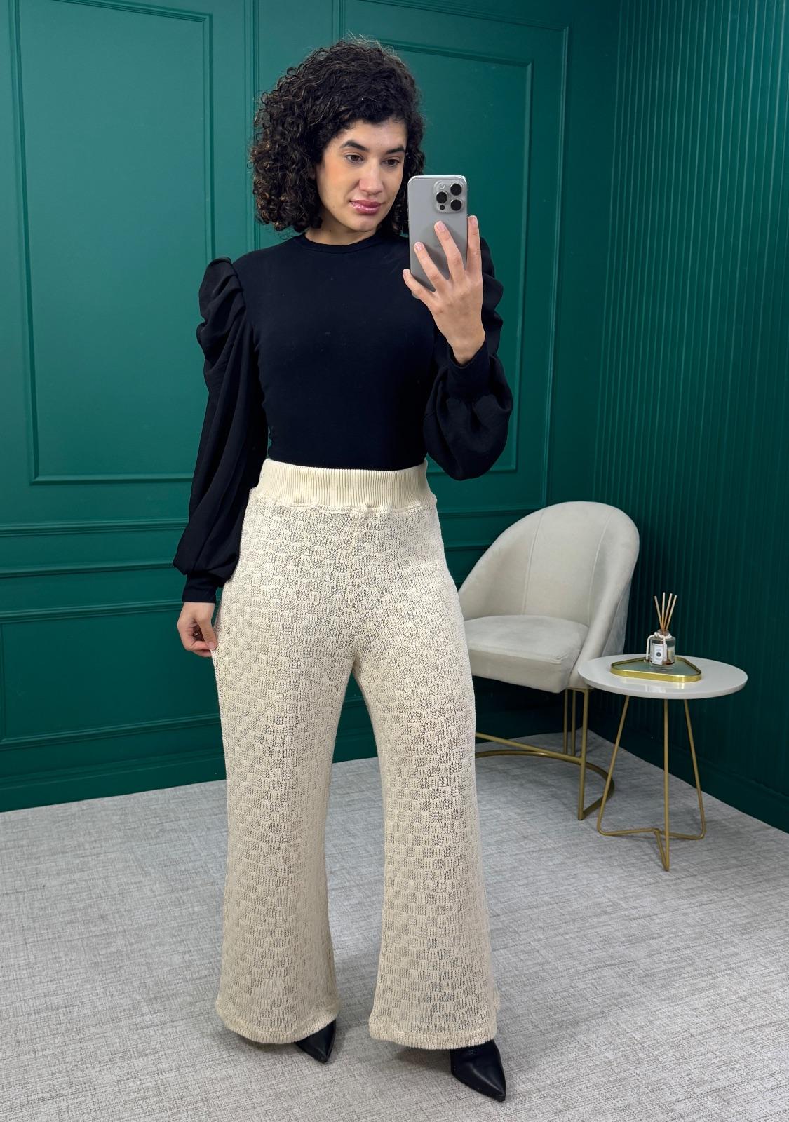 Calça Pantalona de Tricô Off White com Cós Canelado - Chuá
