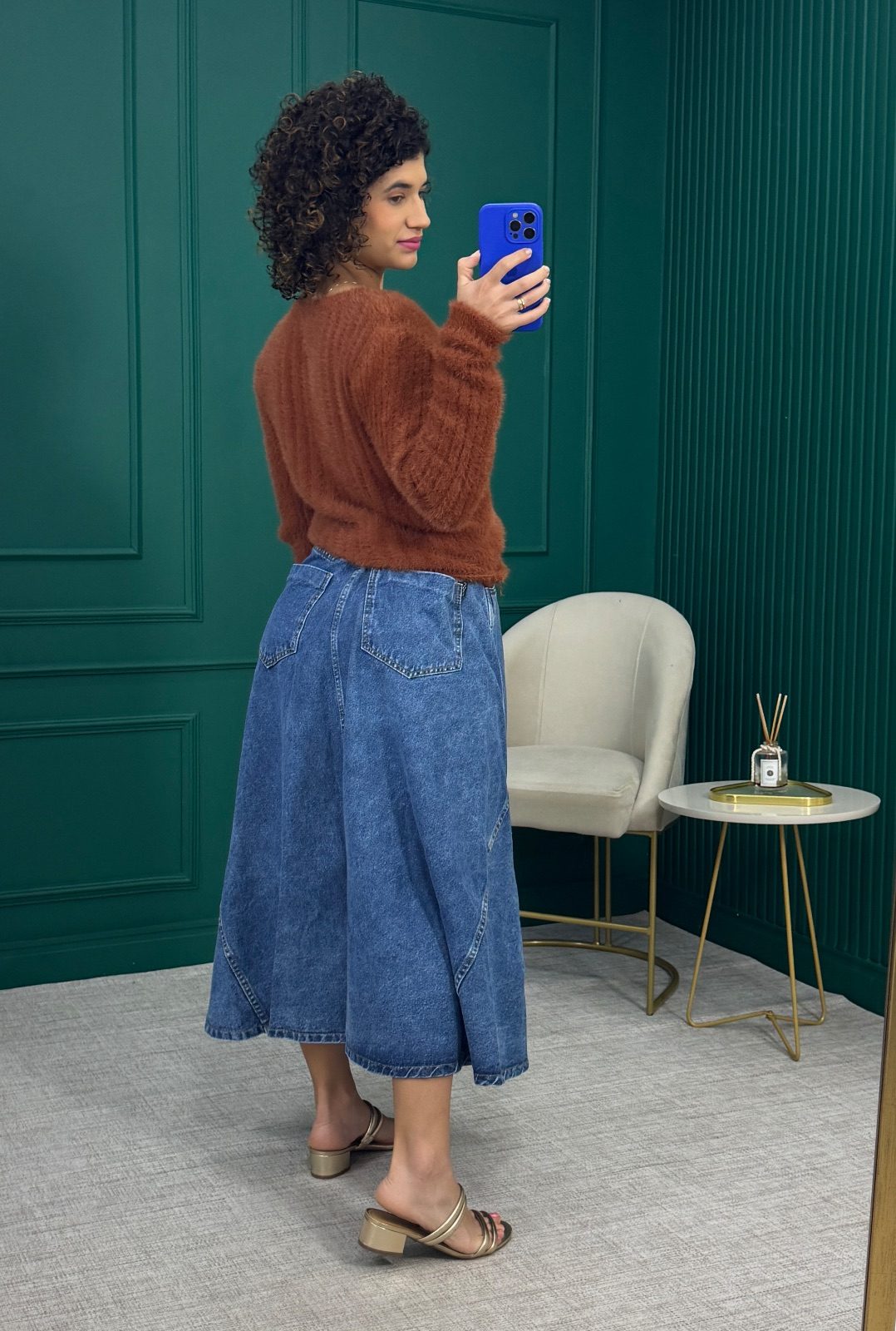 Saia Midi Jeans 100% algodão com Fenda Frontal e Recortes - Cosh