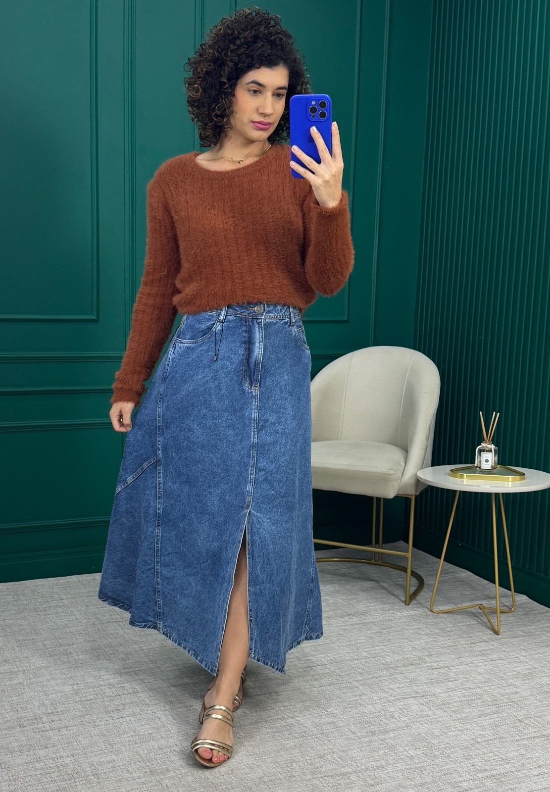 Saia Midi Jeans 100% algodão com Fenda Frontal e Recortes - Cosh
