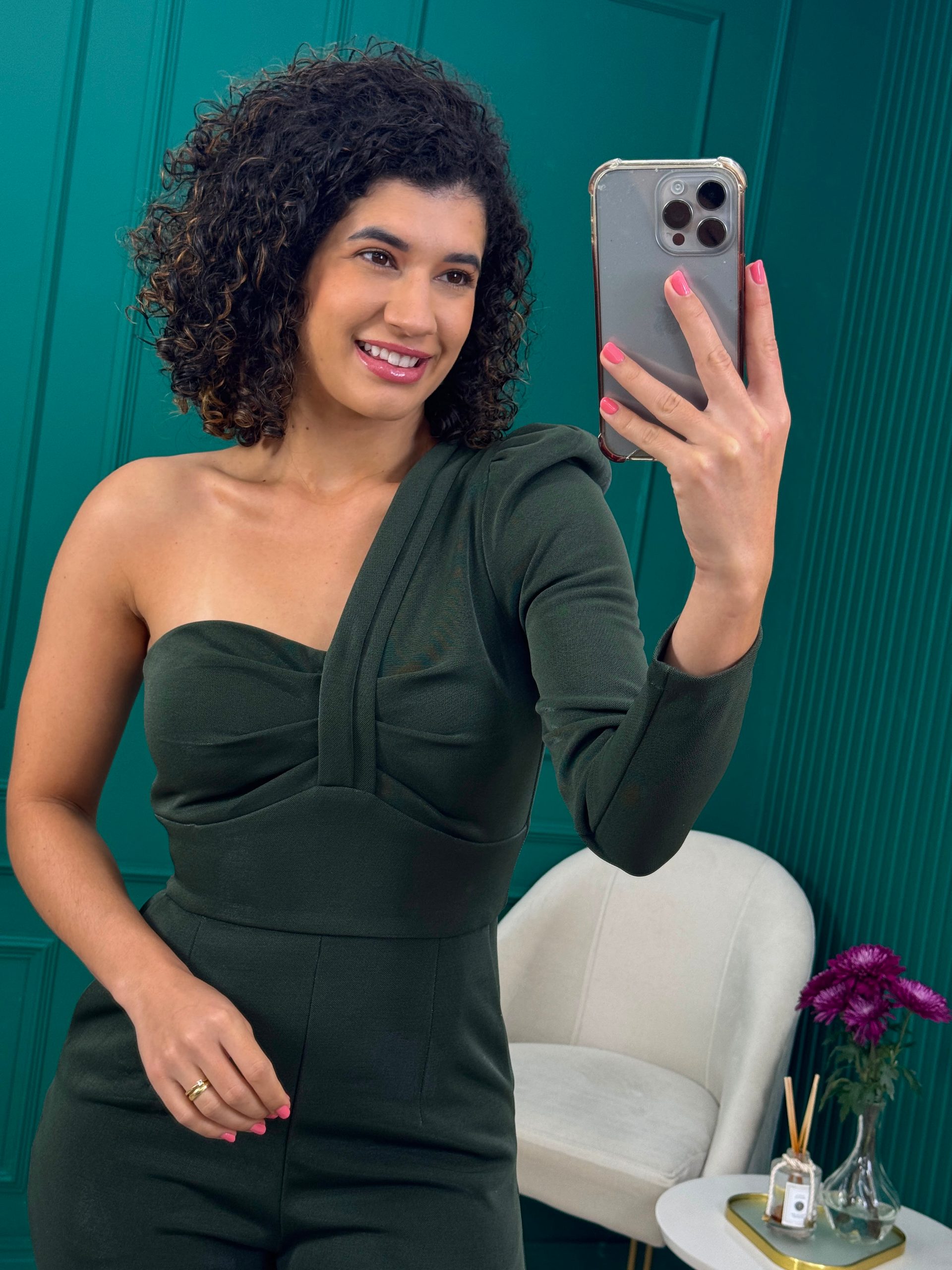 Macacão Verde Nula Manga com Ombreira e Bolso Faca - Chuá