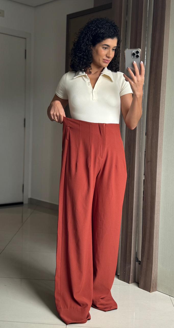 Calça Alfaiataria Terracota com Zíper Interno, Bolso Traseiro e Barra Ampla - Sly