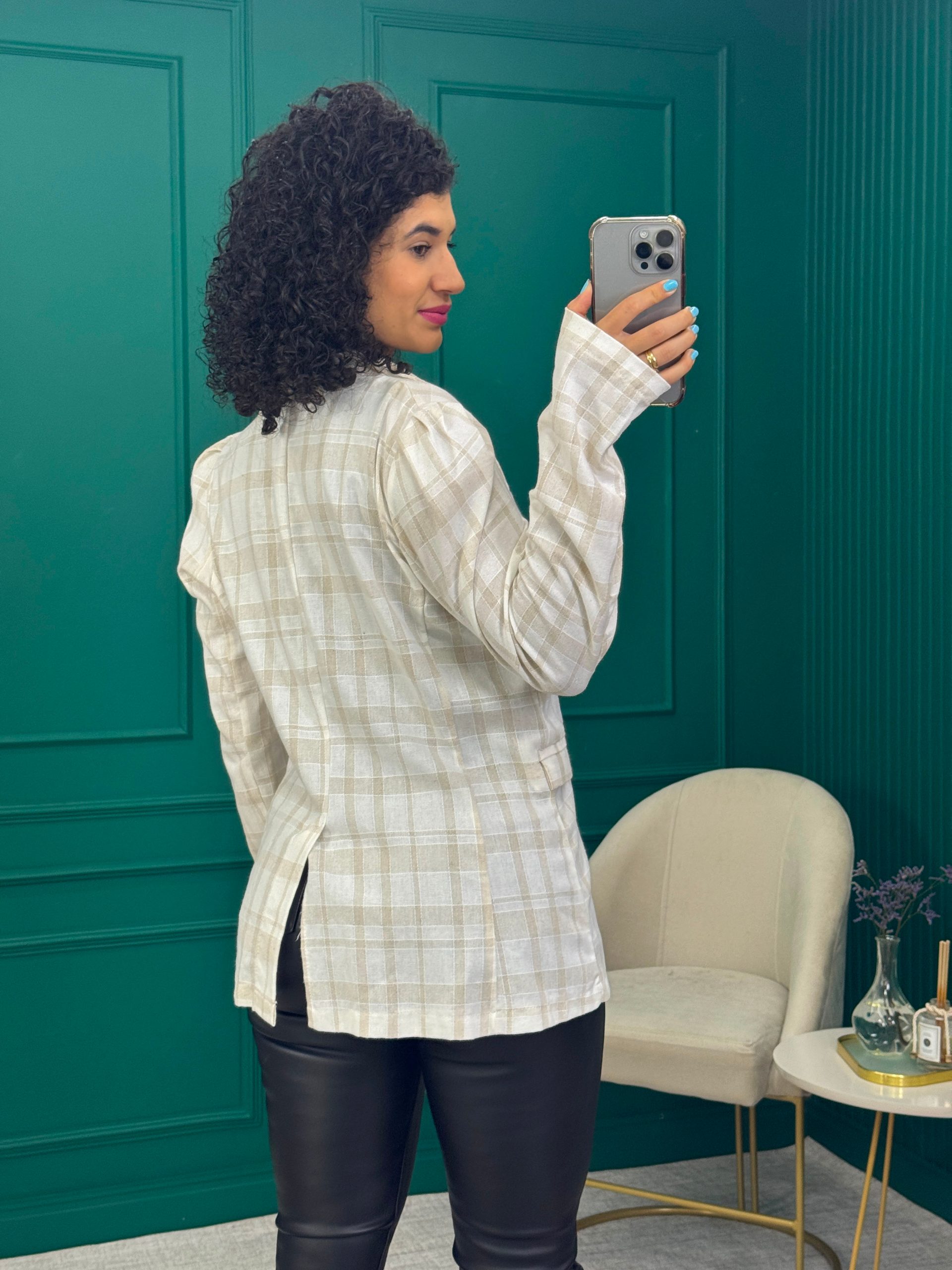 Blazer xadrez viscolinho cru manga princesa