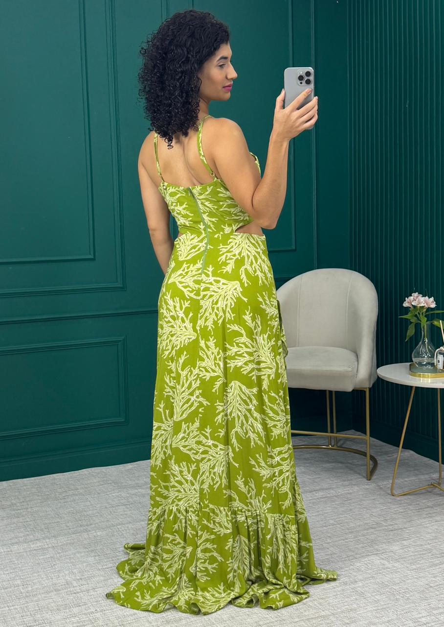 Vestido Longo Verde em Viscose com Estampa Algas, Fenda, Babado, Abertura na Lateral da Cintura, Zíper e Alça Regulável - DIMY