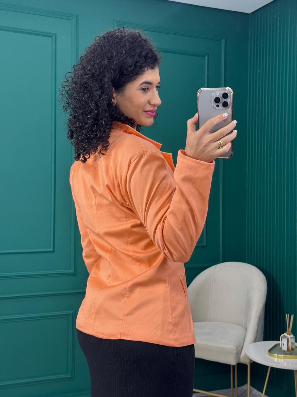 Blazer Laranja com Forro e Ombreira - Chuá