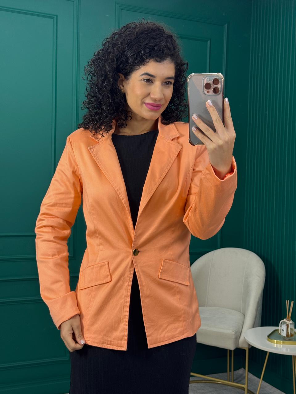 Blazer Laranja com Forro e Ombreira - Chuá