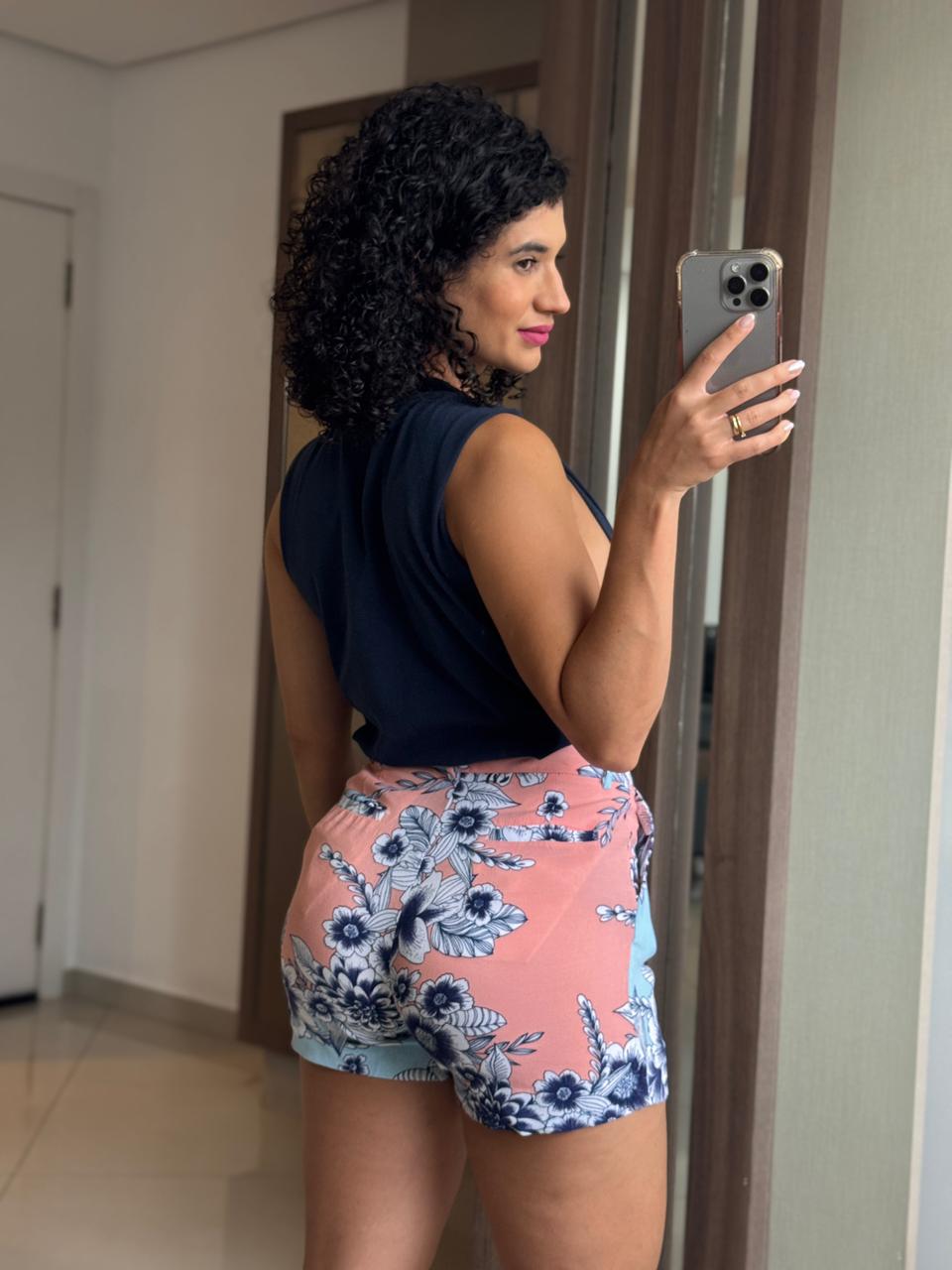 Shorts Crepe Estampado Azul com Fecho Interno e Passante - Linda de Morrer