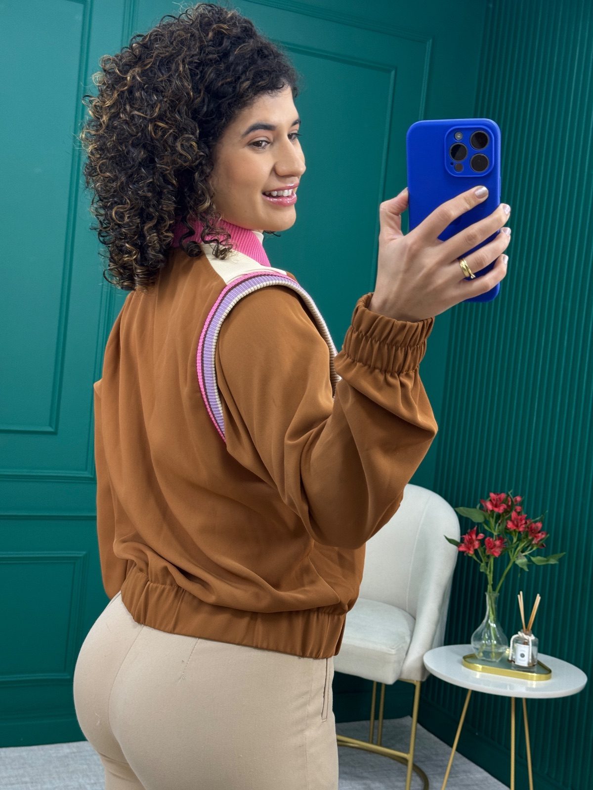 Jaqueta Bomber Marrom com Recortes em Tricot Rosa e Lilás - Sk