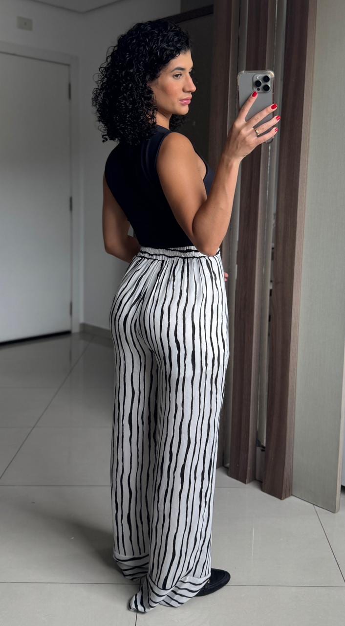 Calça Pantalona Preta e Branca com Cós Elástico Cinto Embutido e Forro - Roi de Mel