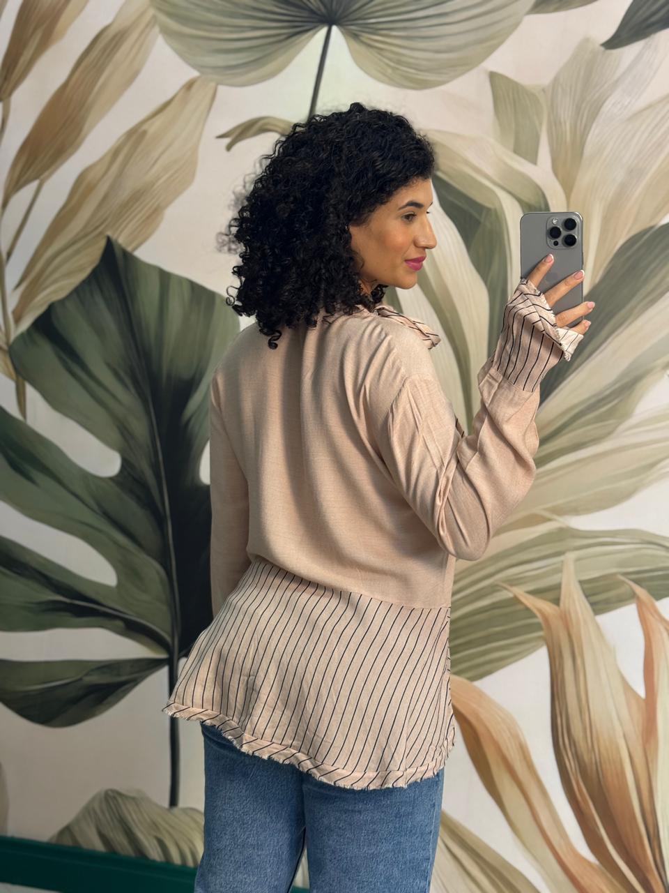 Blusa M/L Coral em Viscose com detalhes Listrados Marinho e Amarração no Pescoço - Le Lis Blanc
