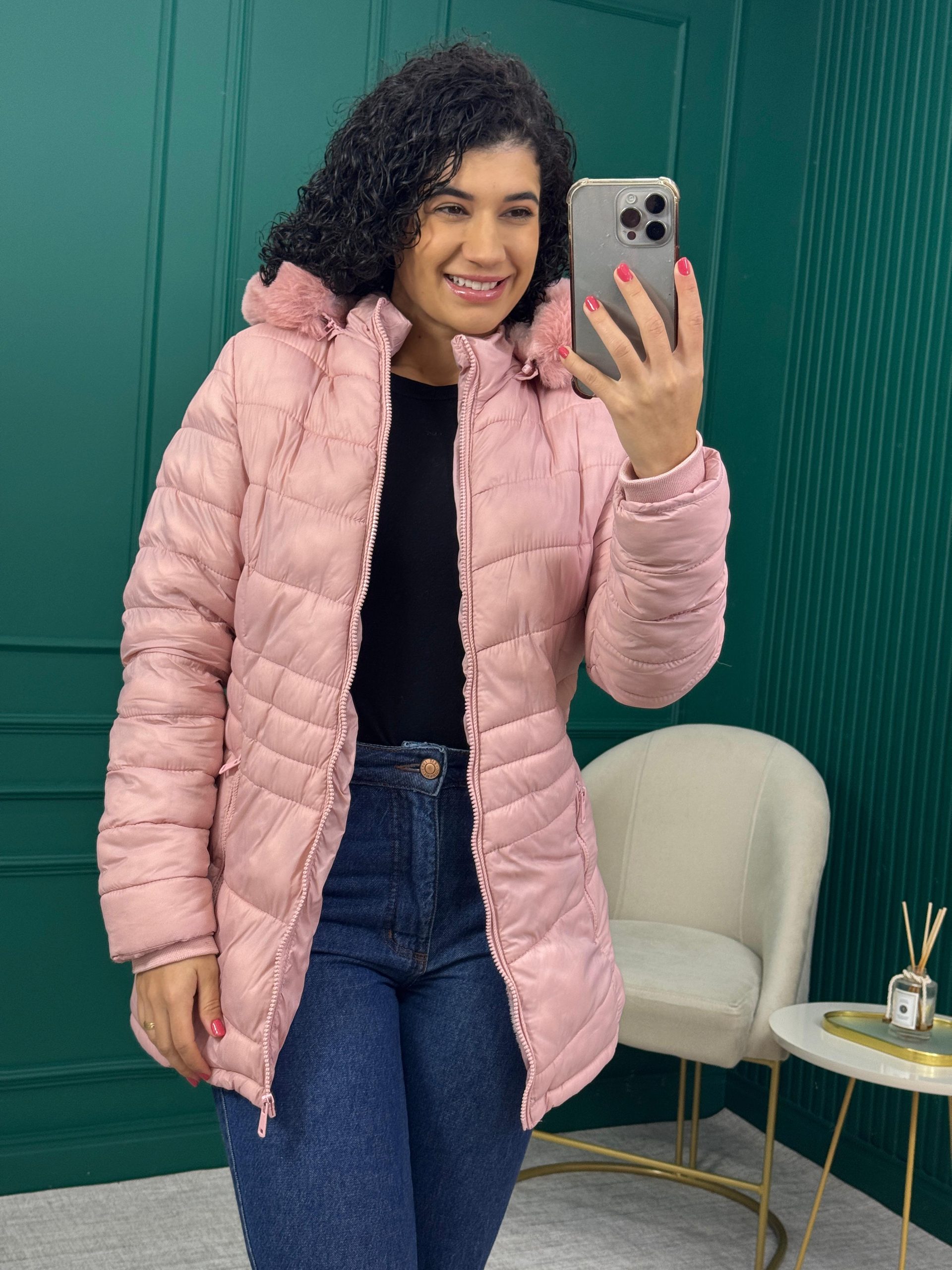 Jaqueta Puffer Alongada Rosa Peluciada com Capuz Removível - HIATTO