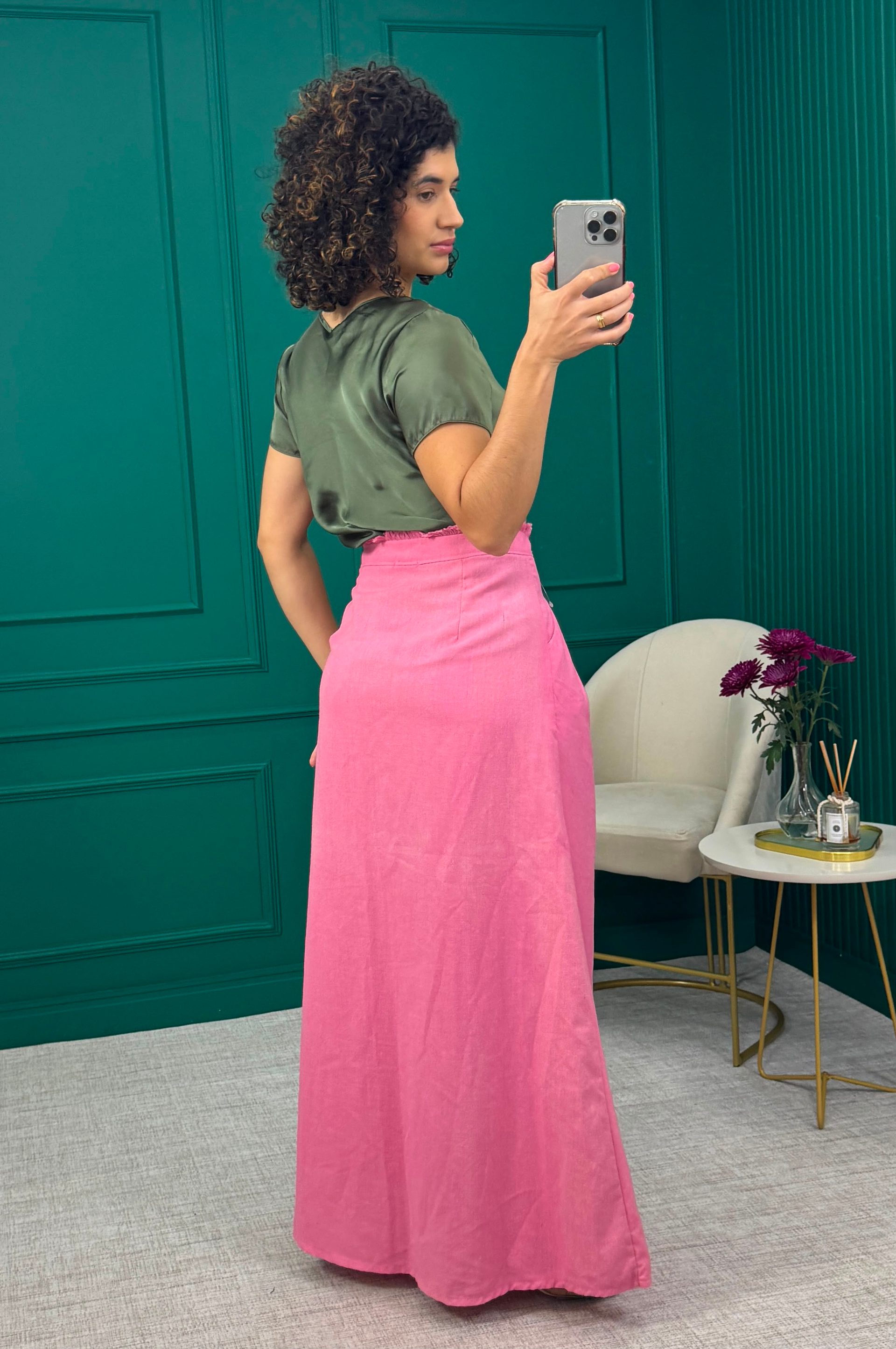 Saia Longa Rosa com Fenda Frontal e Cós Desfiado - KETNA Avila