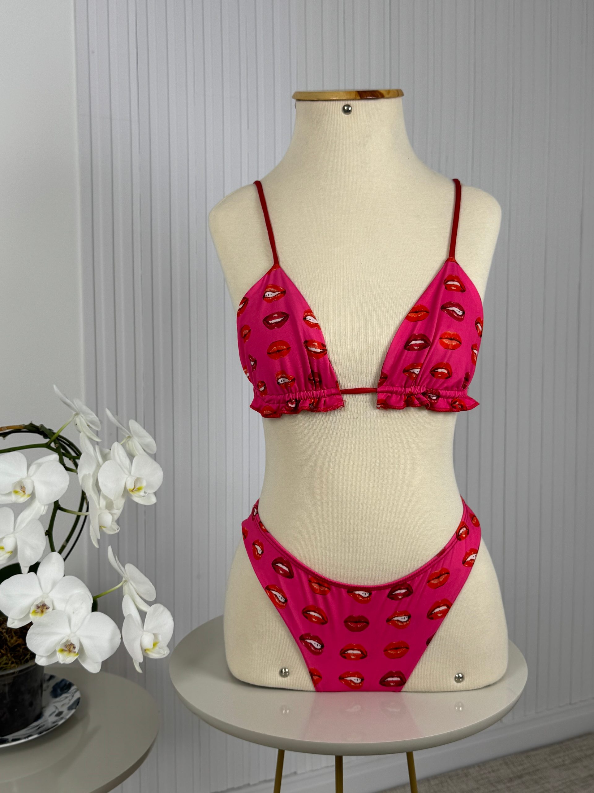 Conjunto Biquíni Rosa Estampa Lábios