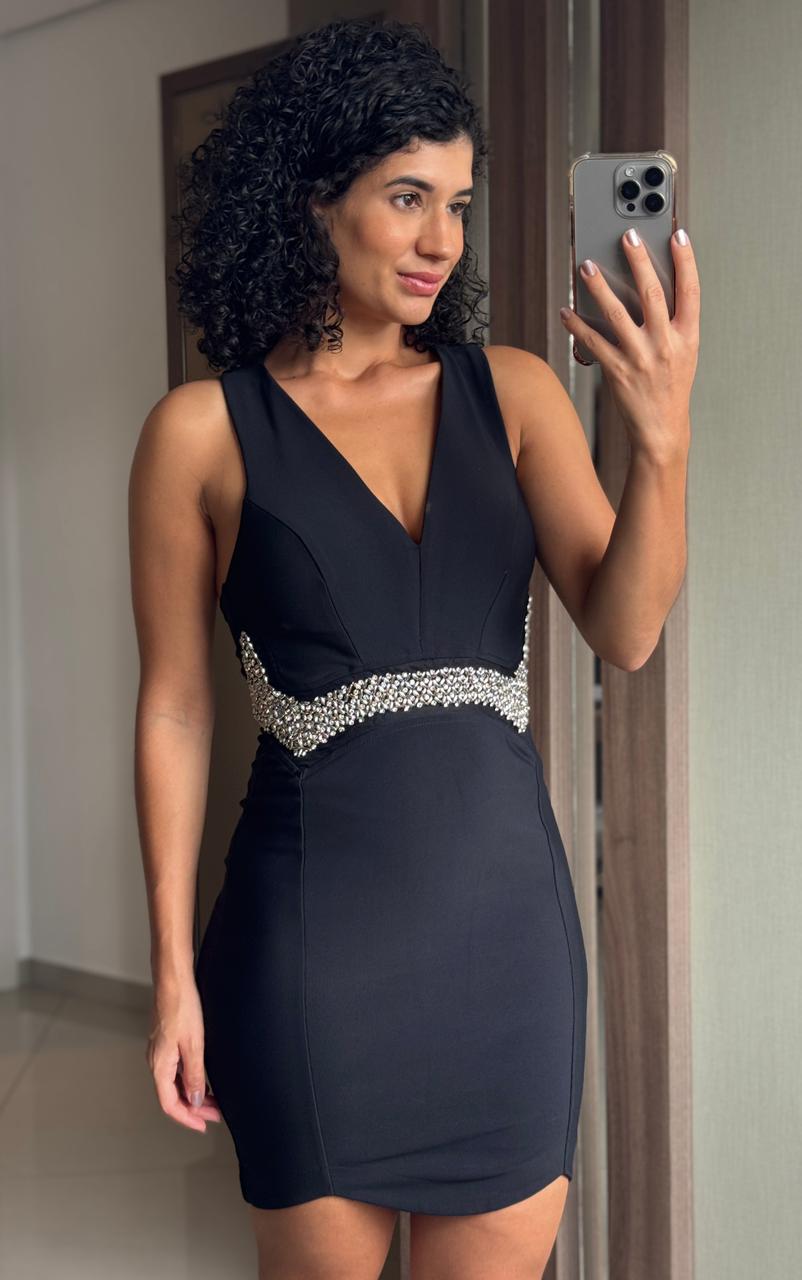 Vestido tubinho preto com aplicações, bojo e zíper - Autenticada