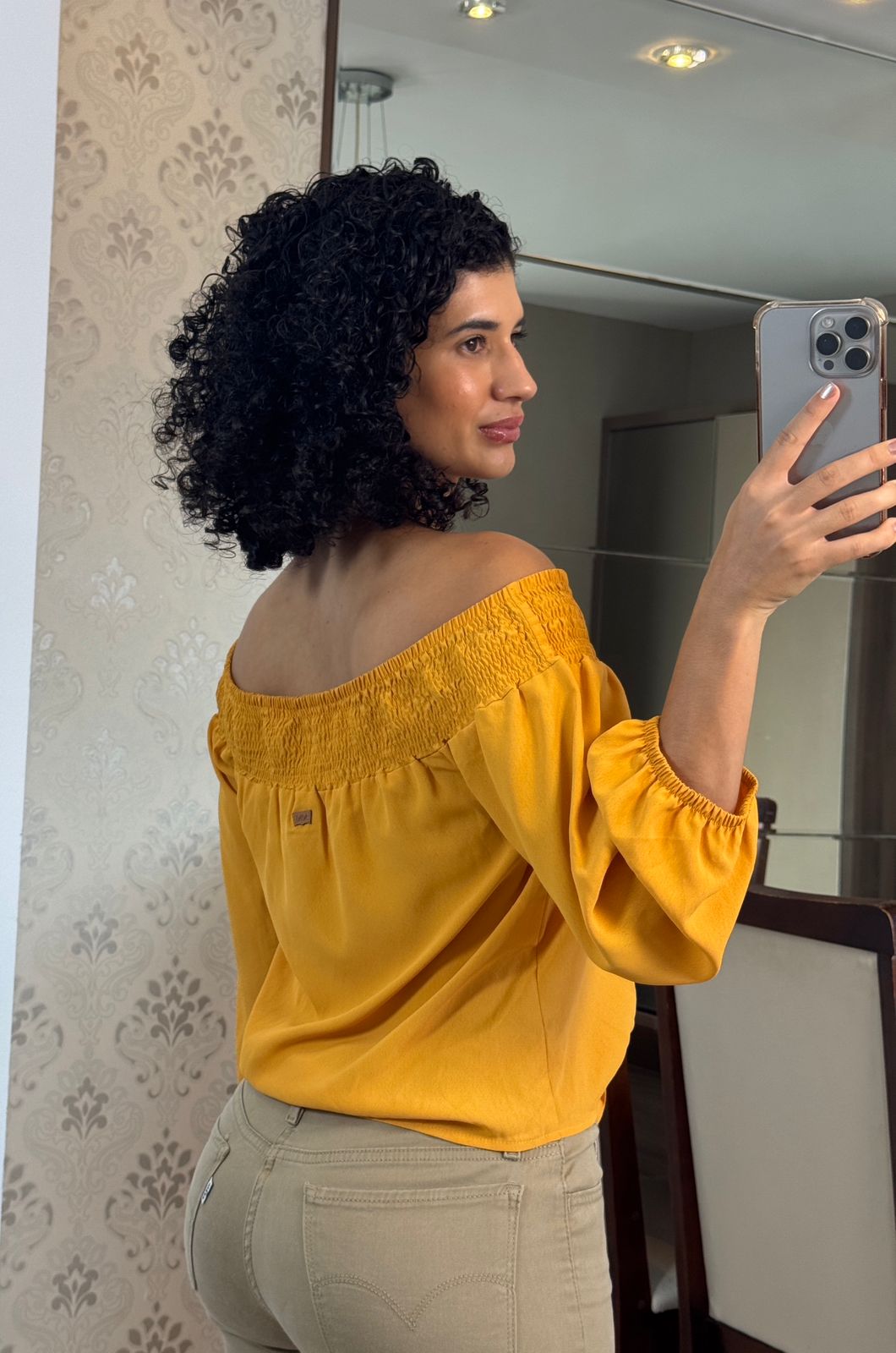 Blusa crepe açafrão com lastex - Mini Moni
