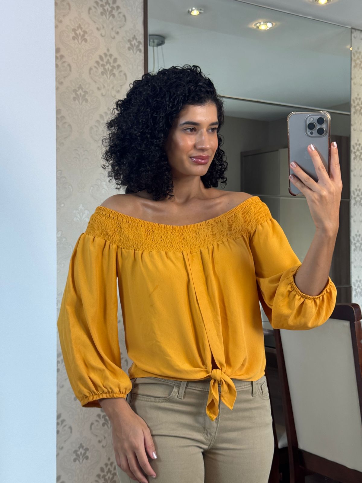 Blusa crepe açafrão com lastex - Mini Moni