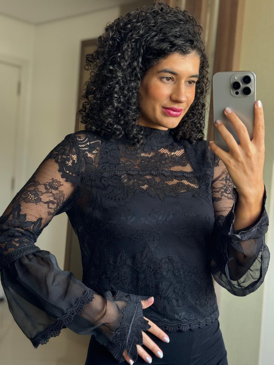 Blusa de Renda Preta - Shunk