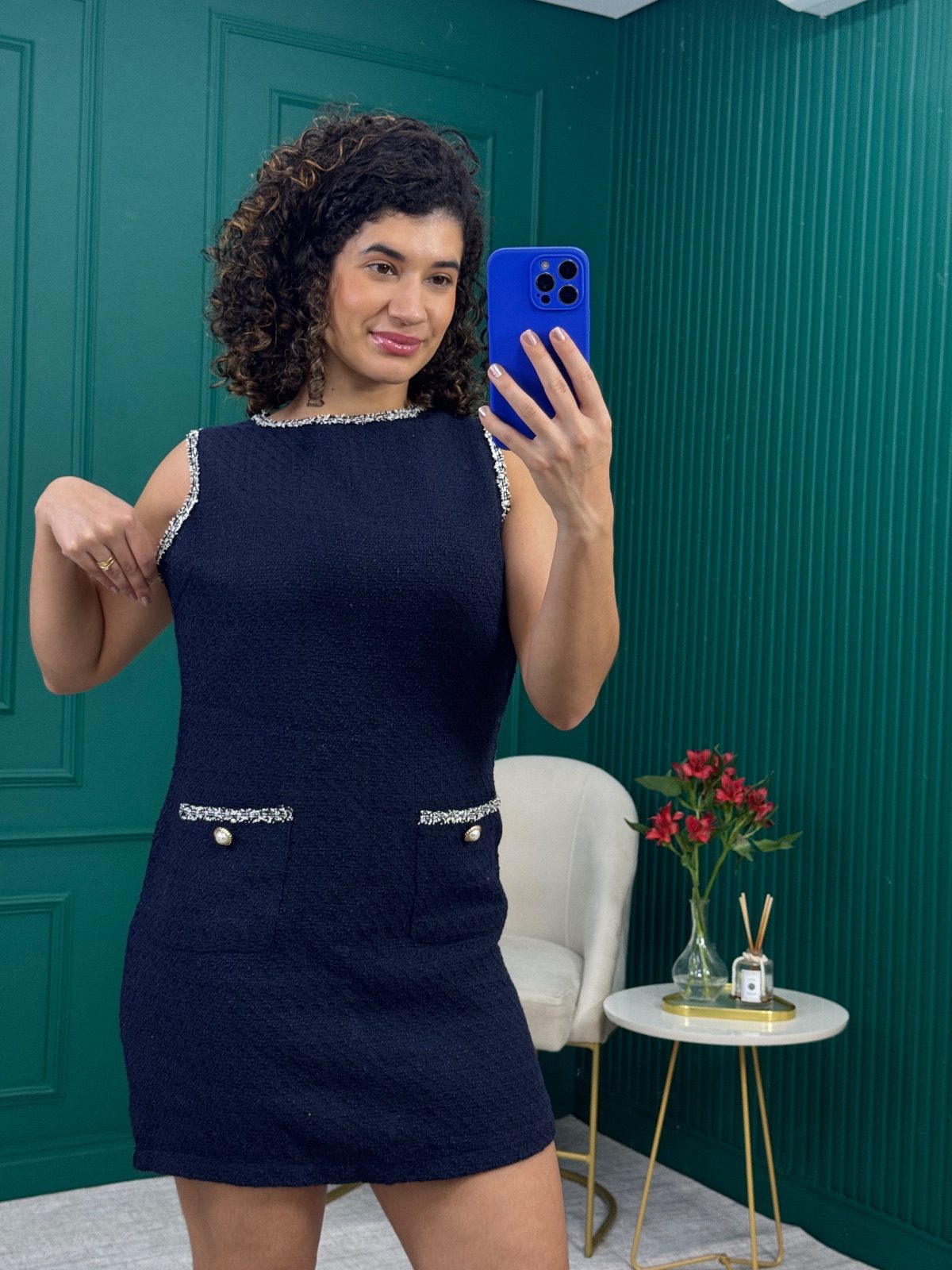 Vestido Curto em Tweed Azul Marinho com Acabamento Trançado e Botão Perola - Shein