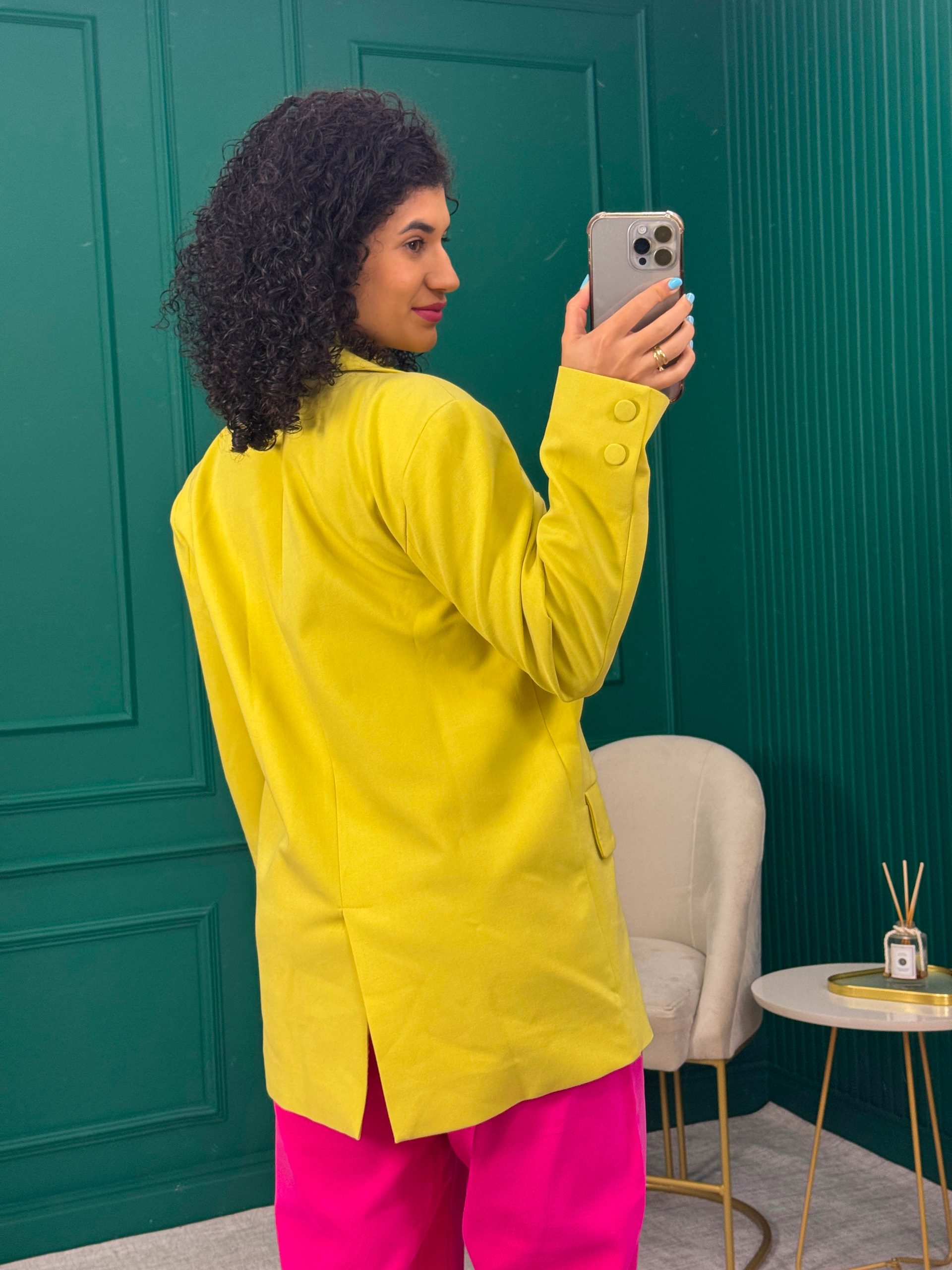 Blazer de Alfaiataria Amarelo com Ombreira e Forro - CorDoce