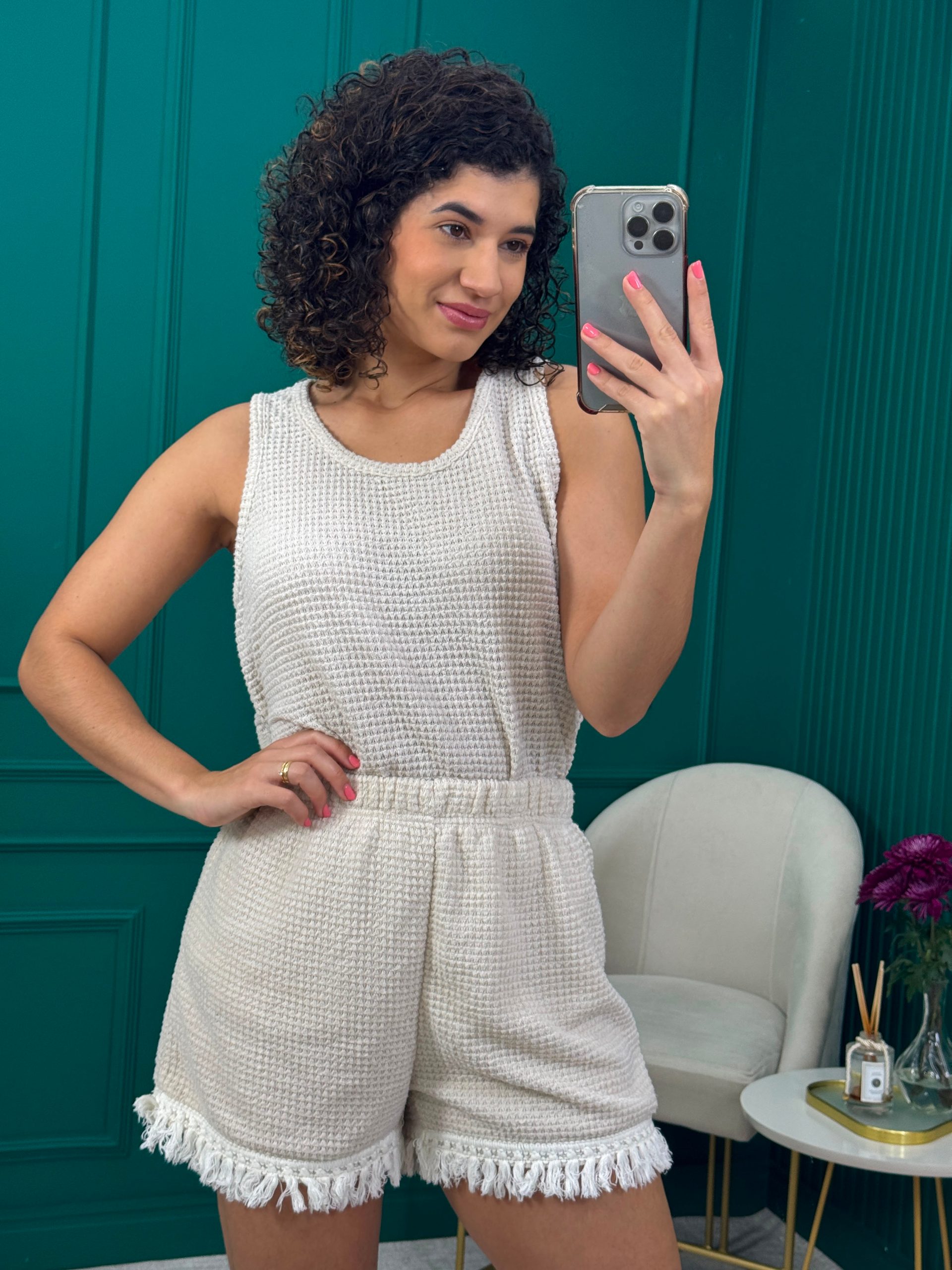 Conjunto de Regata e Shorts Atoalhado Texturizado Bege Areia com Franjas