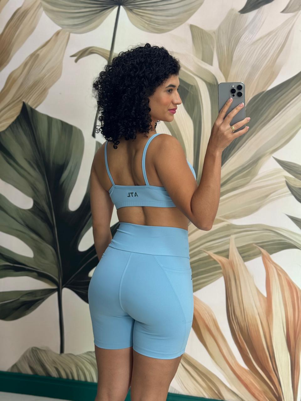 Conjunto fitness azul claro 85% poliamida com bolso e bojo (shorts/top) - ATL Fitness