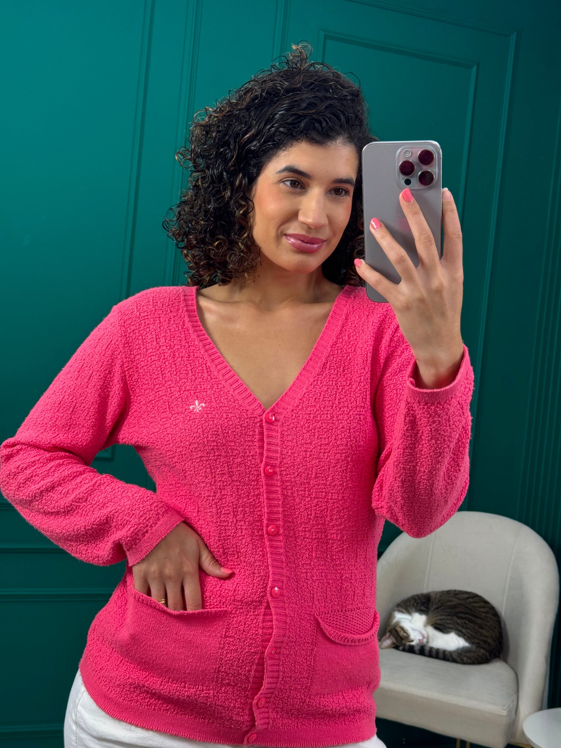 Cardigan de Tricô Rosa com Bolsos e Botões - Dudalina