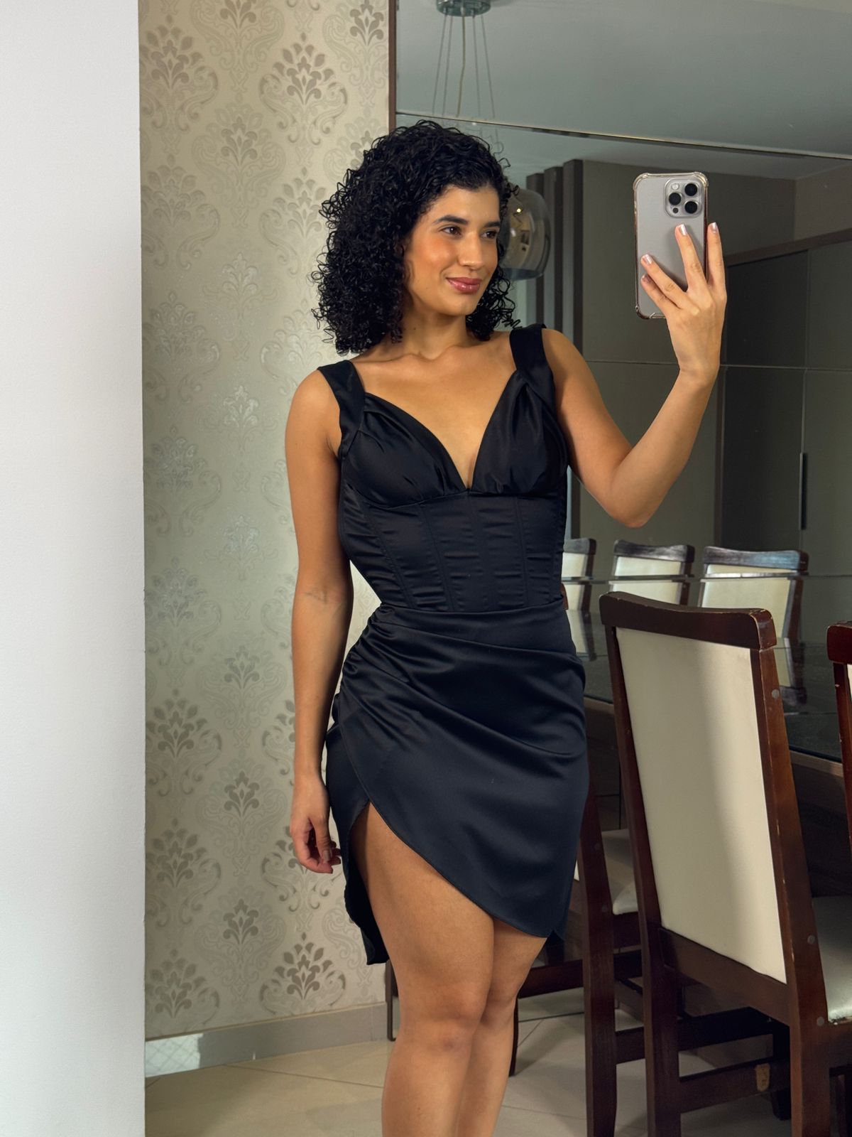 Vestido acetinado preto com barbatana - Padock