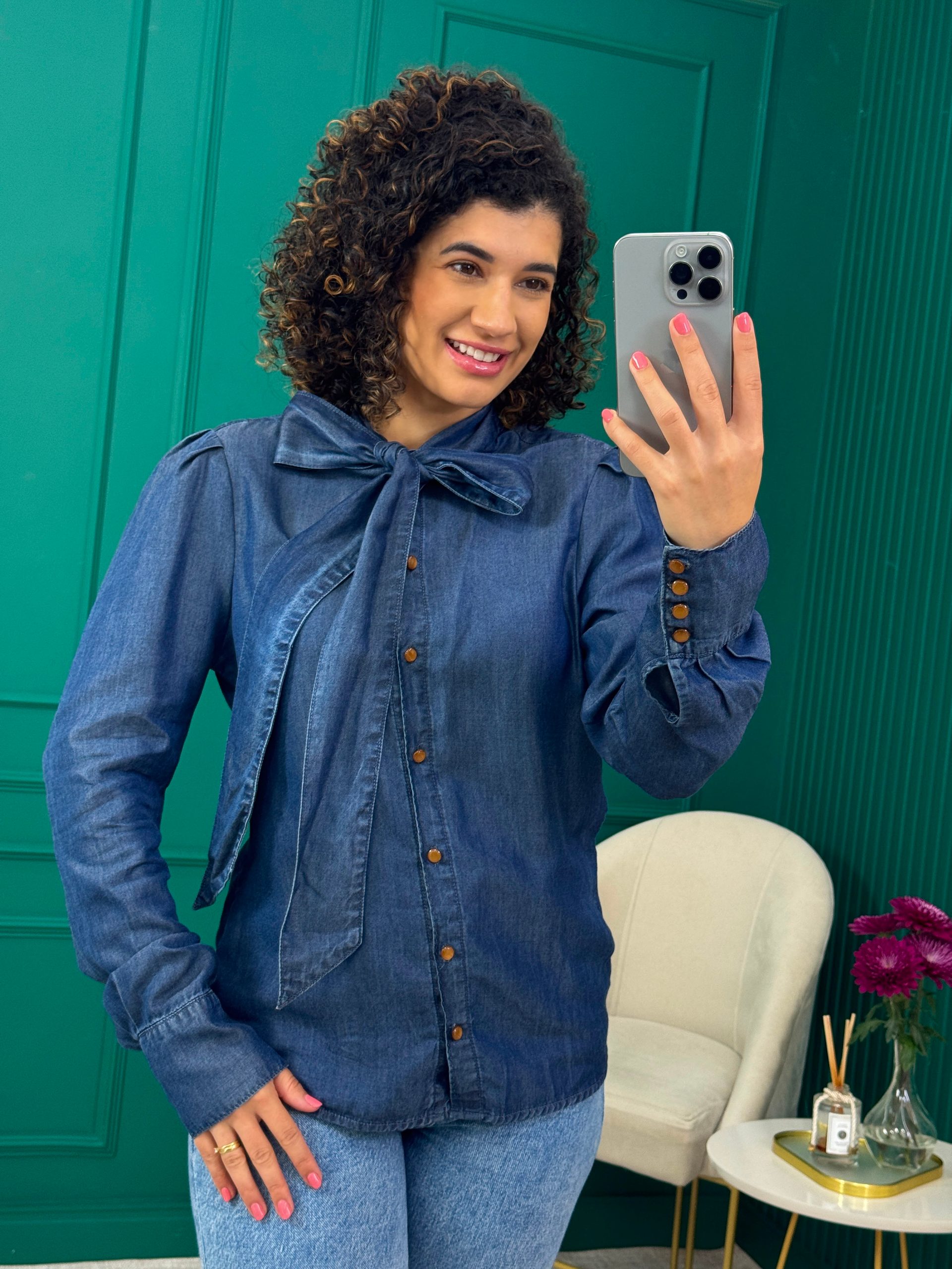 Camisa Jeans Escuro 100% Algodao com Amarracao no Pescoco - Flor de Lis