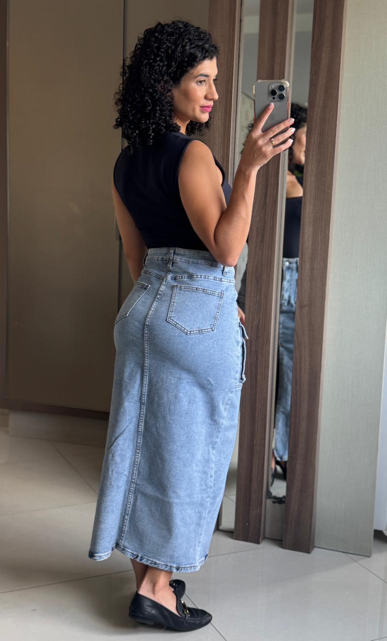 Saia Jeans Midi com Elastano e Bolsos Amplos - The Clothes