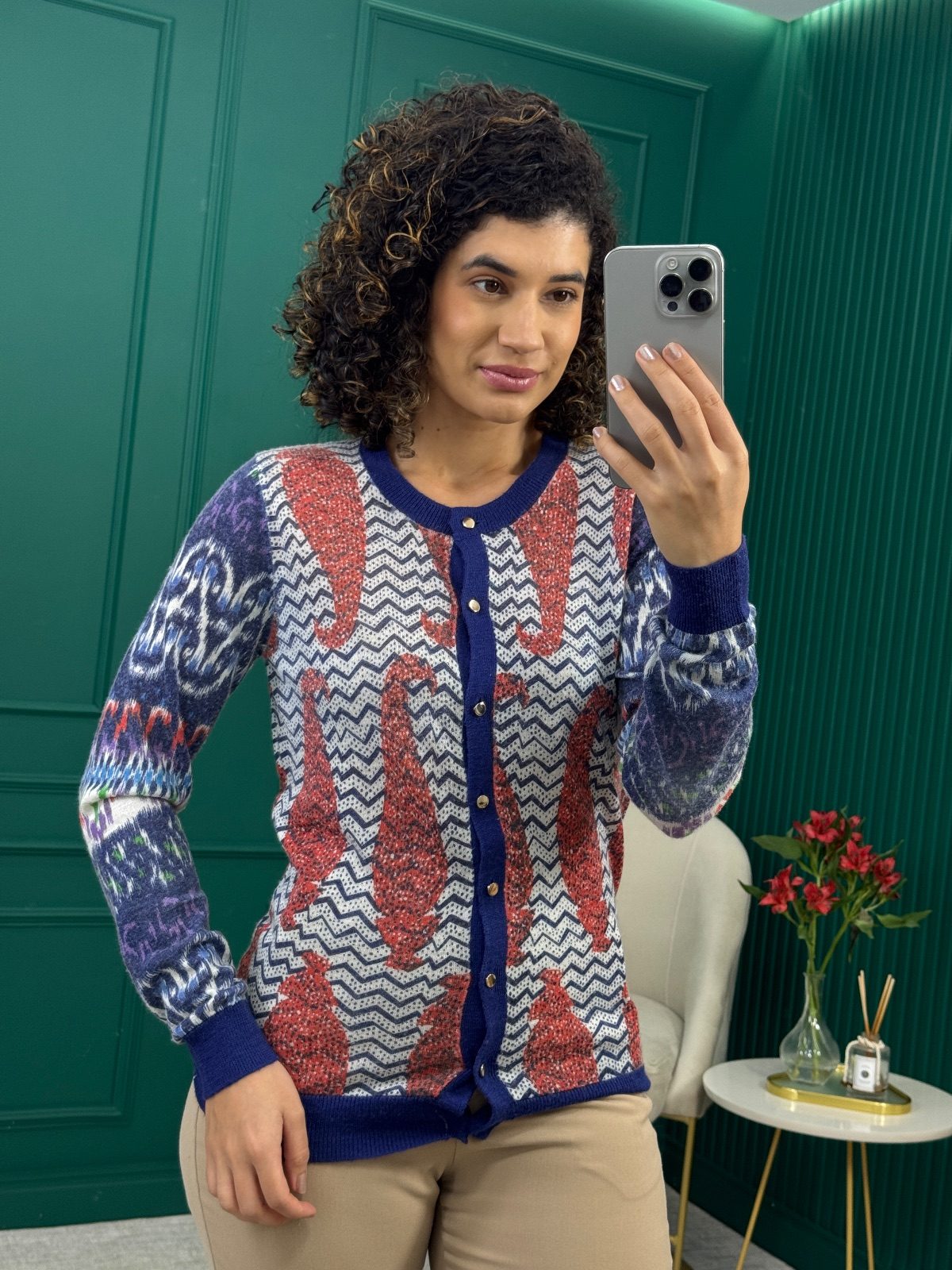 Cardigan Tricô Estampado Étnico e Chevron com 30% Lã com Botões - INSP