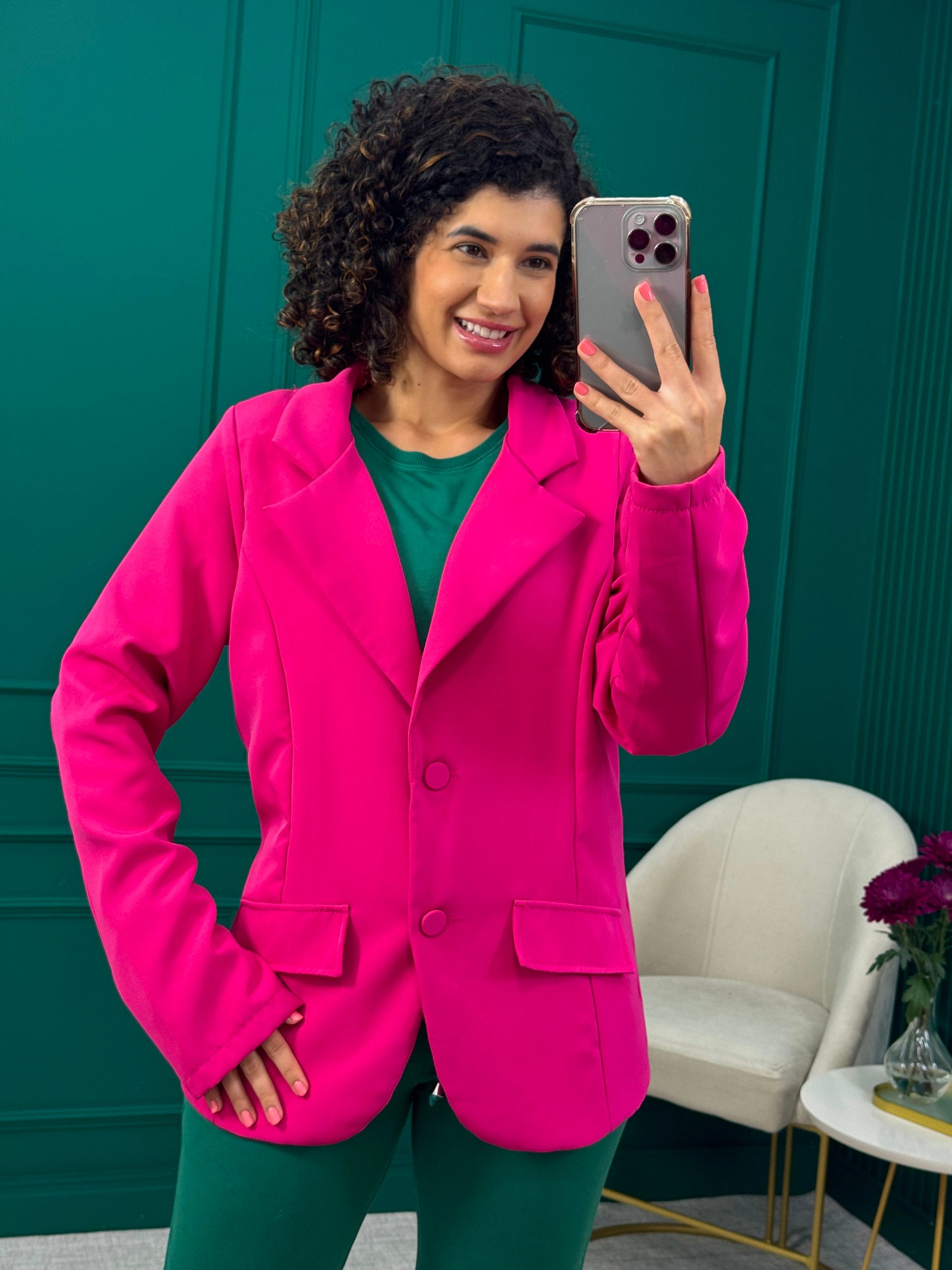 Blazer de Alfaiataria Rosa Alongado com Ombreiras e Botões Forrados - Jabô