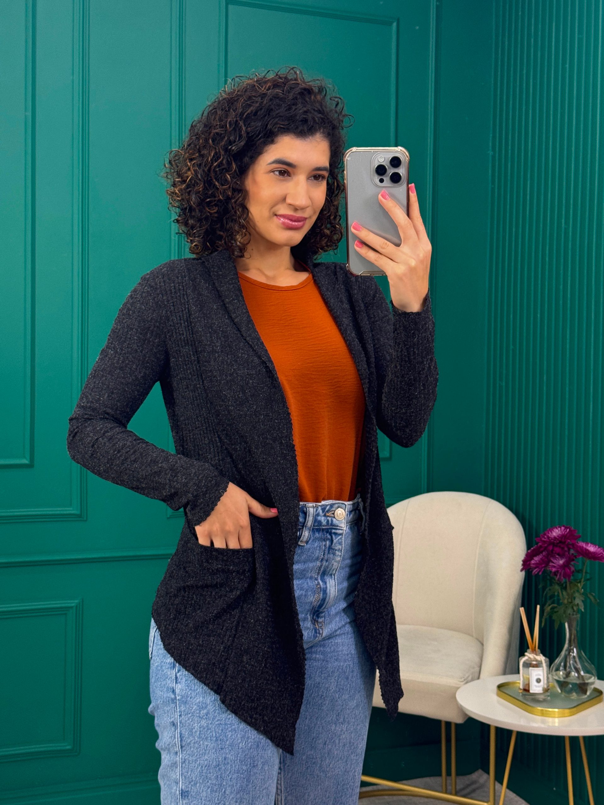 Cardigan de Fio Preto Mesclado com Bolsos - Amora