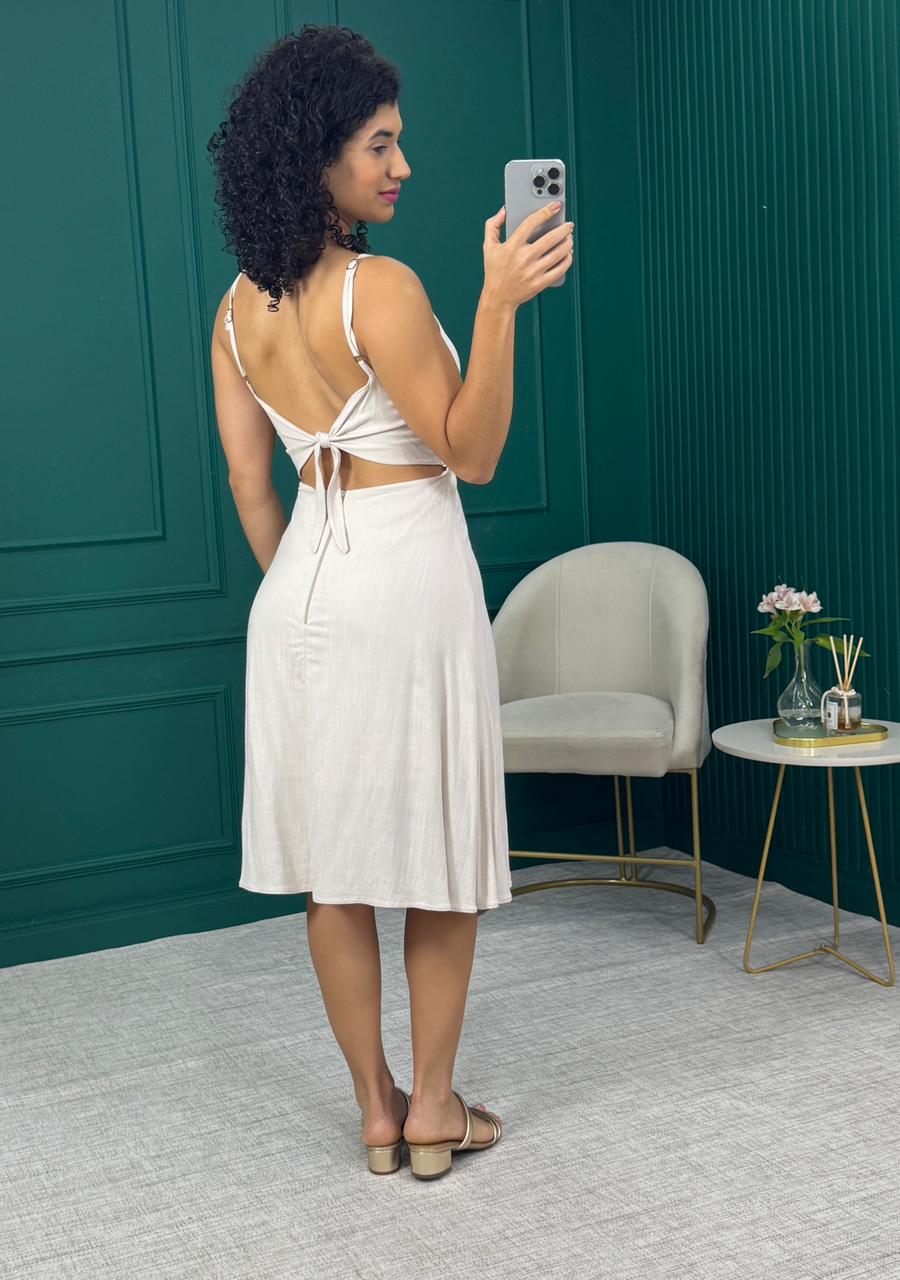 Vestido Midi Bege Claro em Viscose com Forro, Zíper e Alça Regulável