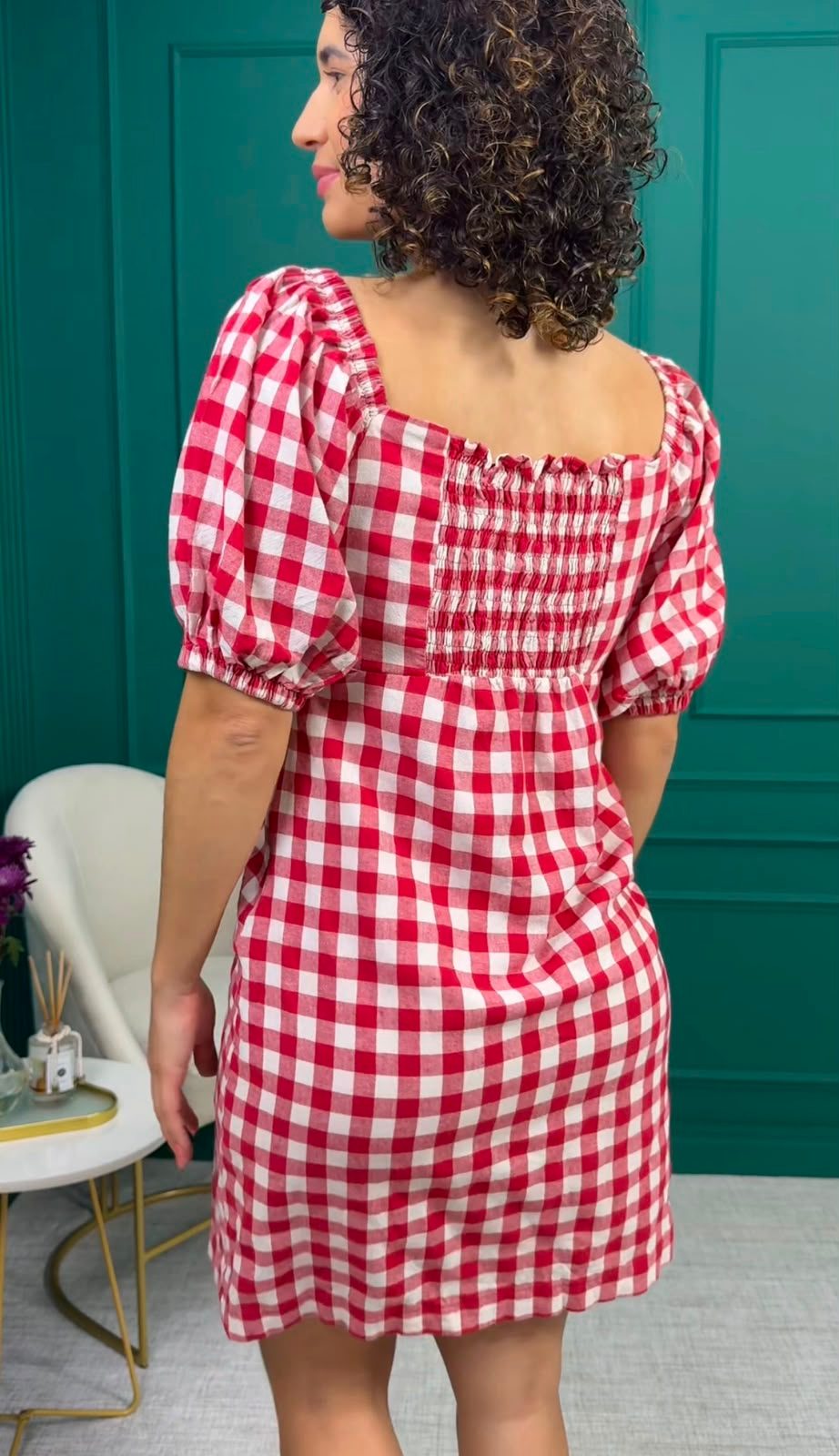 Vestido Curto Xadrez Vichy Vermelho em Algodão com Lastex e Manga Bufante - Chuá