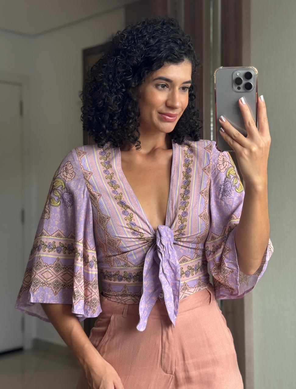 Cropped Lilás Viscose com Estampa Floral, Amarração Frontal e Botões - Coca-Cola