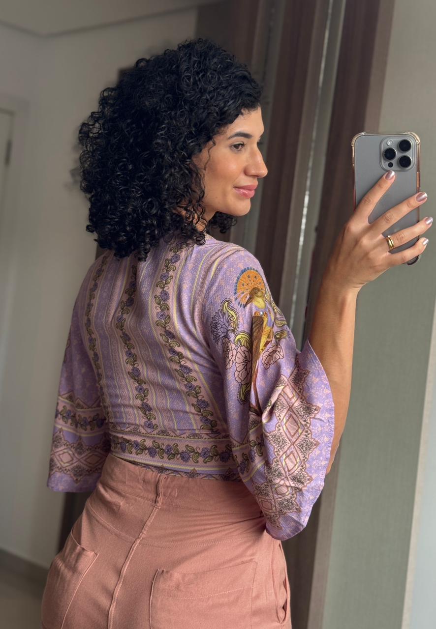 Cropped Lilás Viscose com Estampa Floral, Amarração Frontal e Botões - Coca-Cola