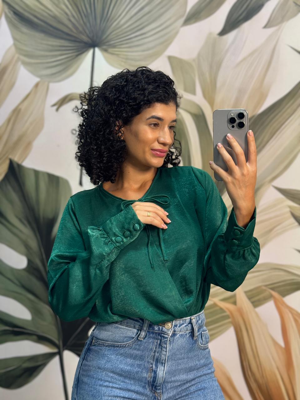 Body Verde Esmeralda acetinado com decote V - SLY