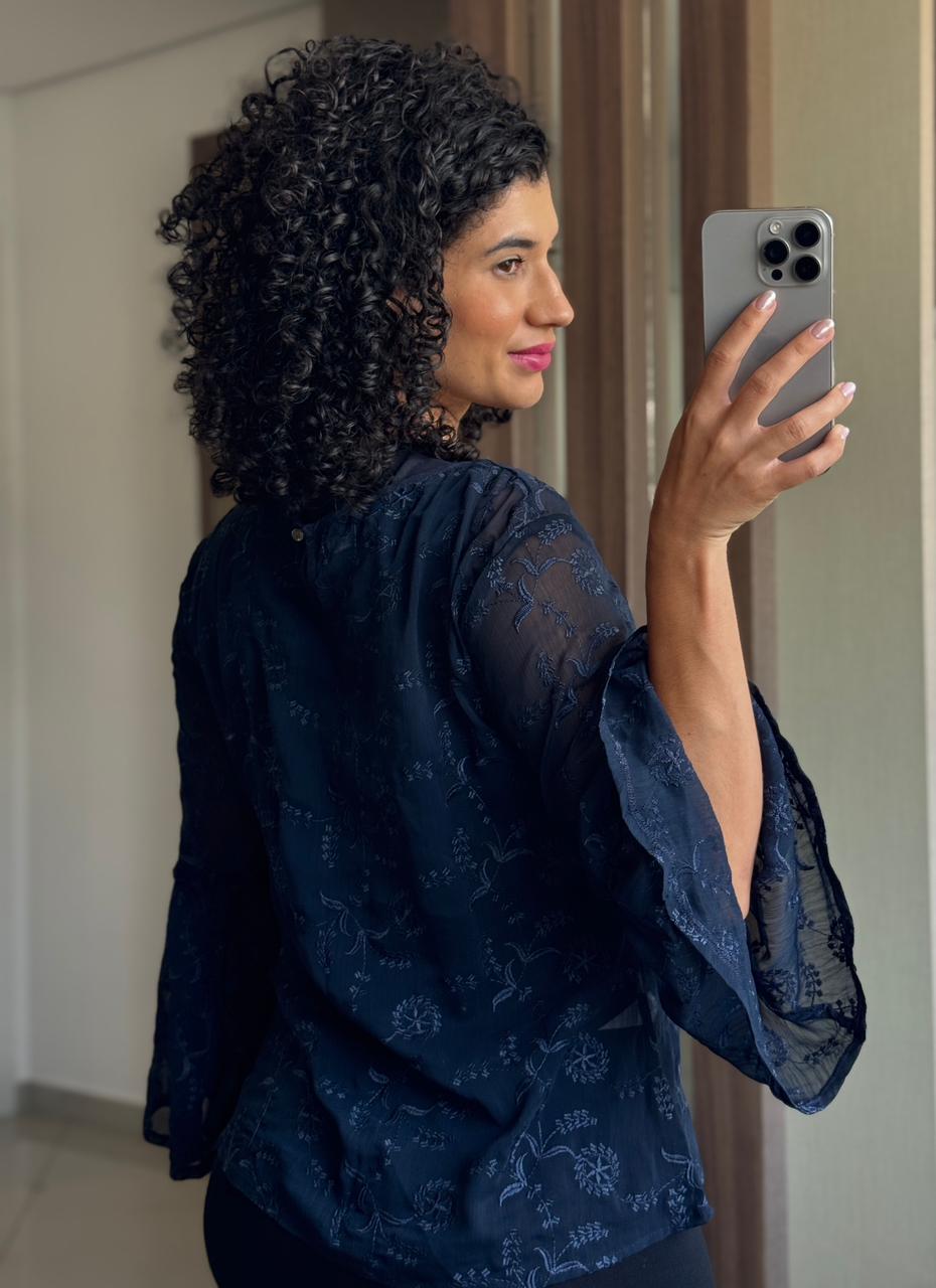Blusa Marinho com Transparência e Bordada - Colcci