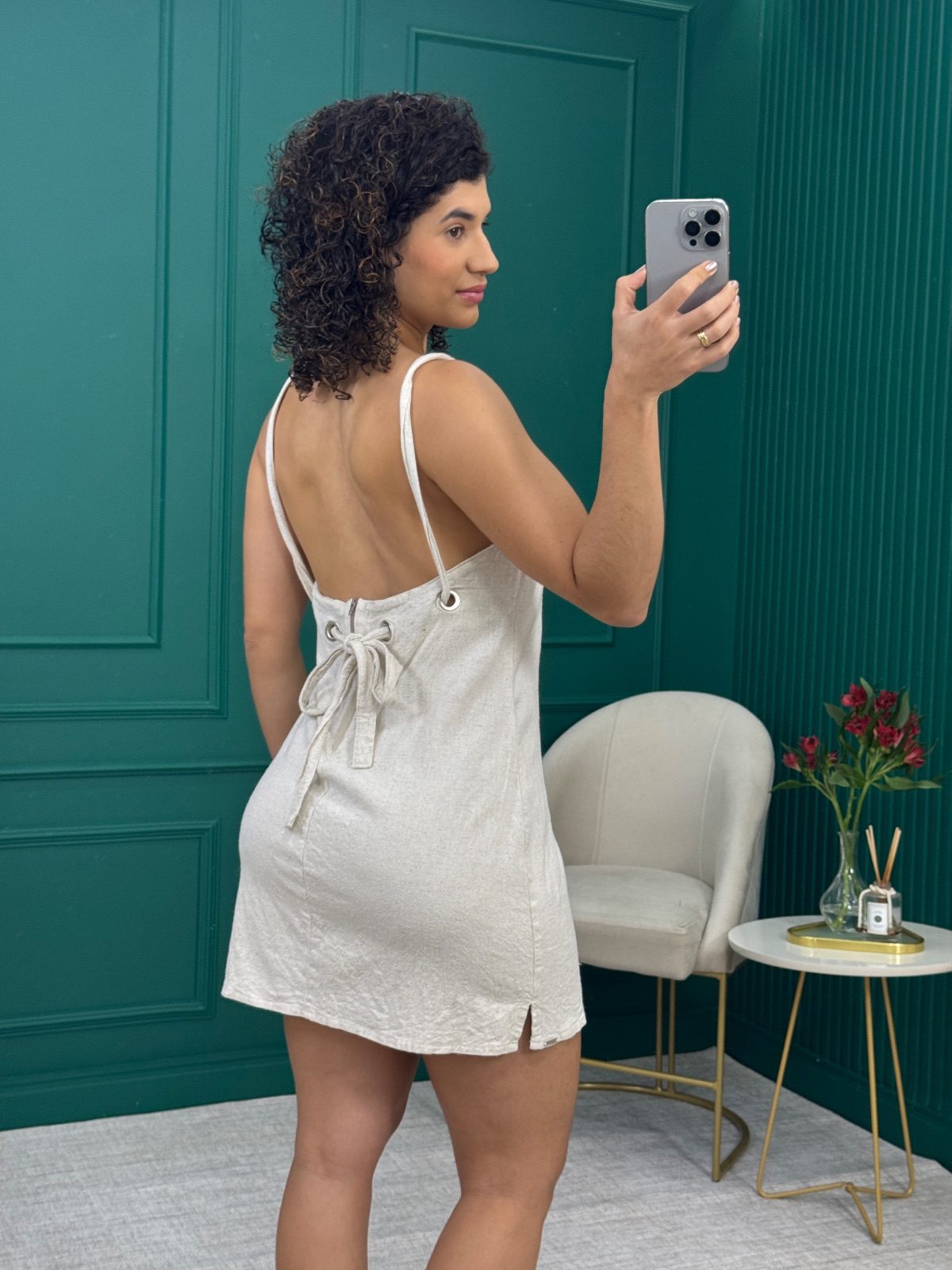 Vestido Curto Cru em Viscose e Linho com Amarração nas Costas - Supersul