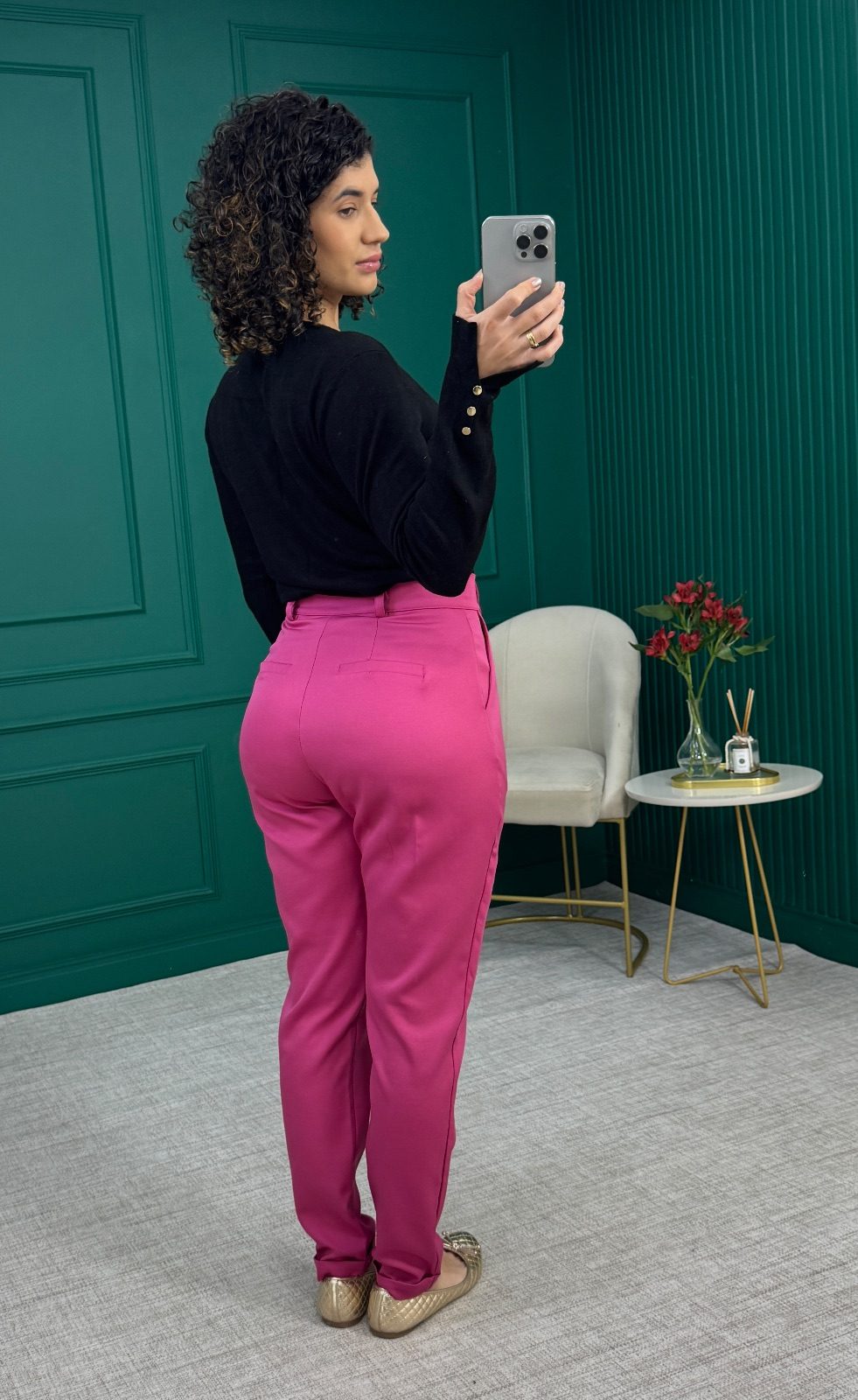 Calça de Alfaiataria Rosa Pink com Pregas e Cinto Forrado
