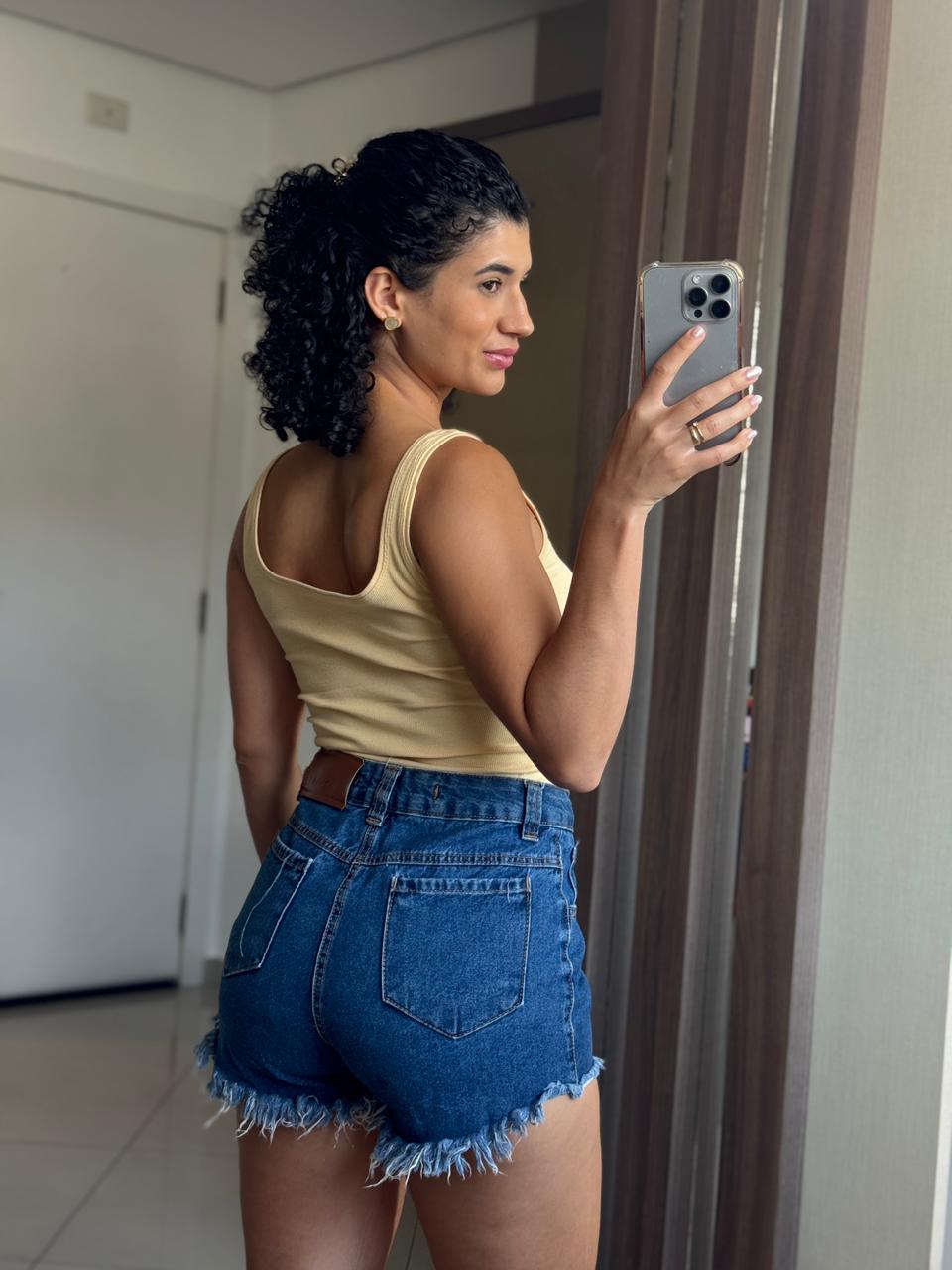 Shorts Jeans 100% Algodão com Cós Alto e Desfiado - Lady Rock